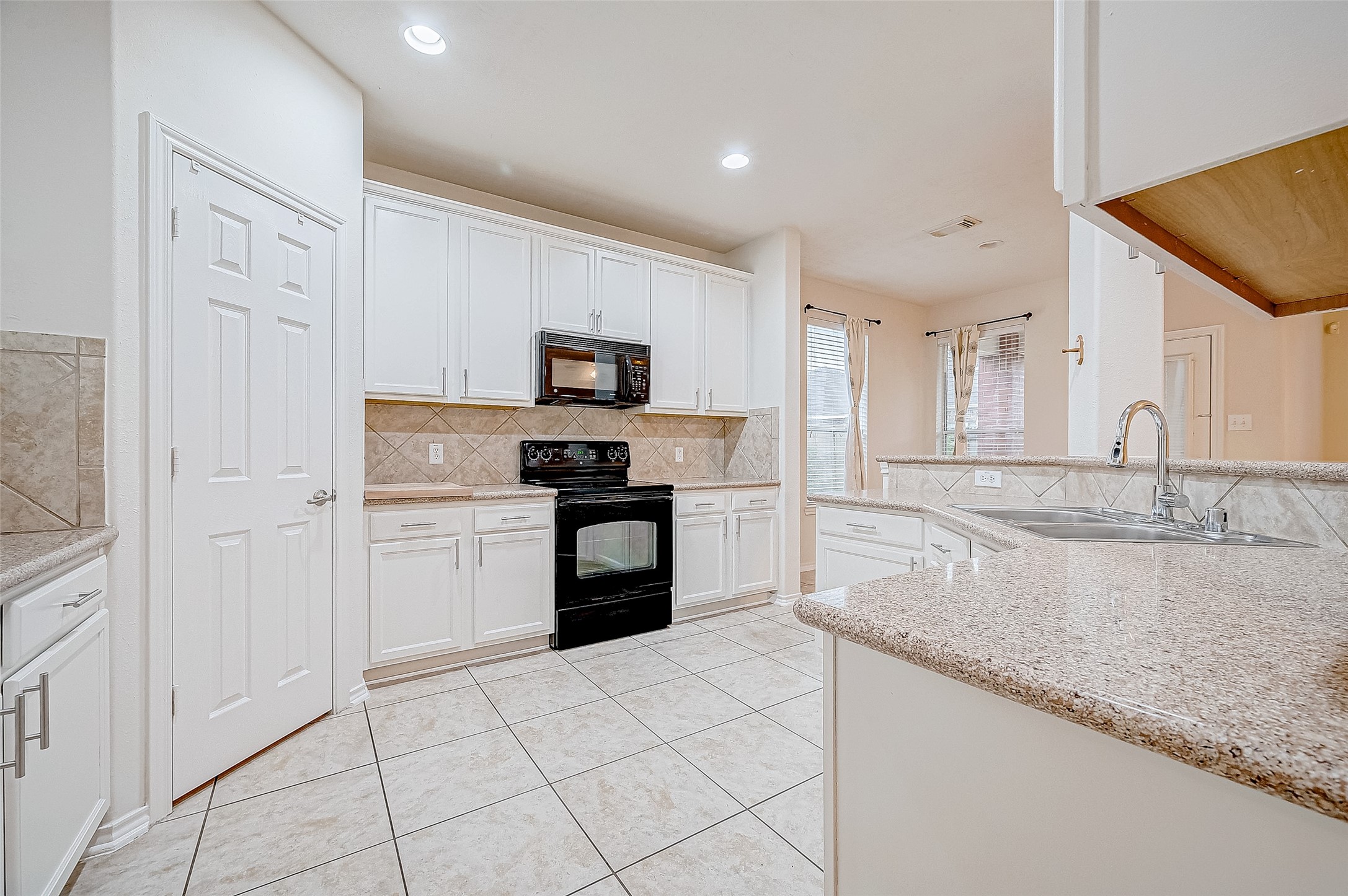 19806 Shore Meadows Lane Property Photo 14