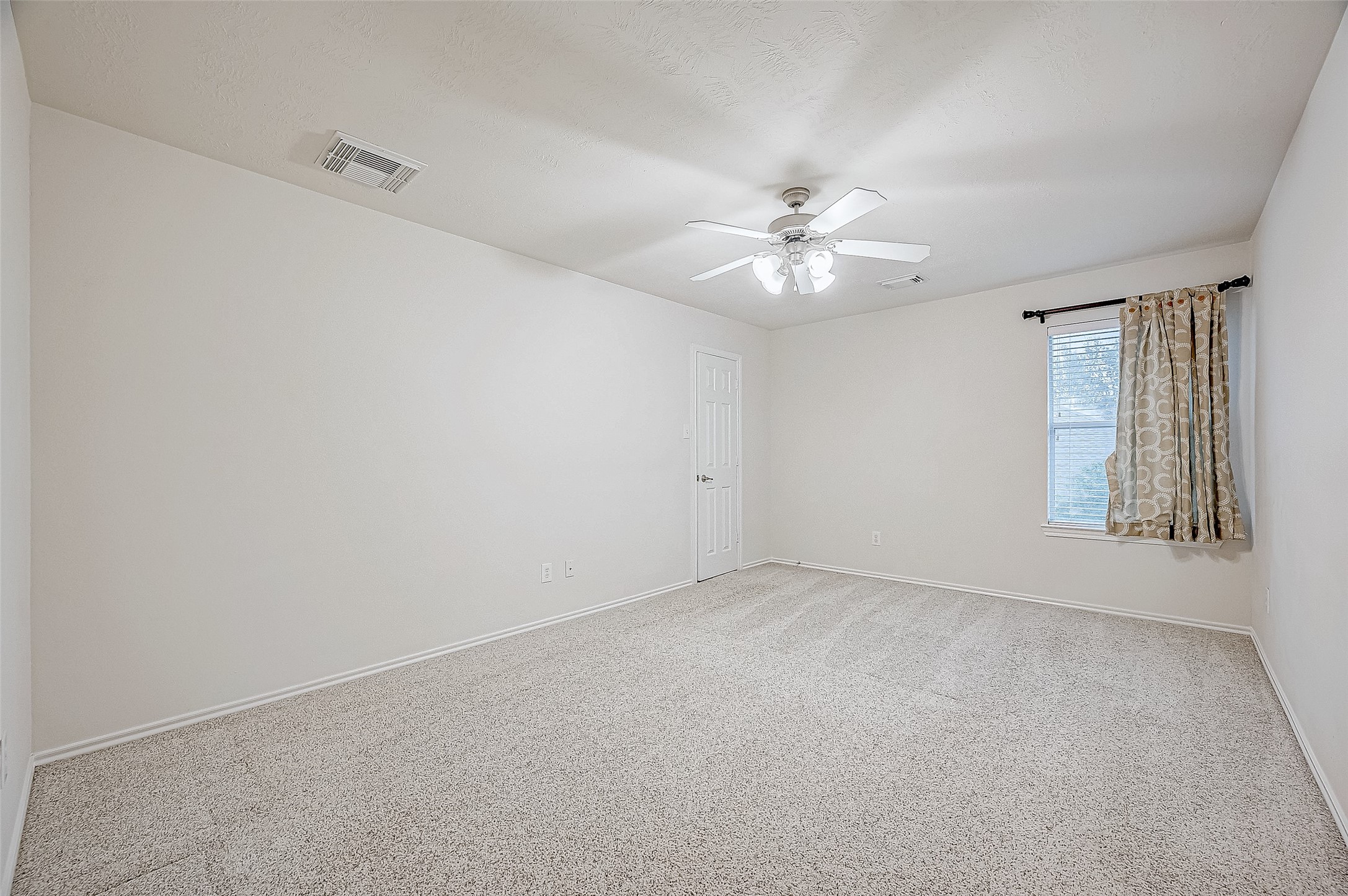 19806 Shore Meadows Lane Property Photo 29