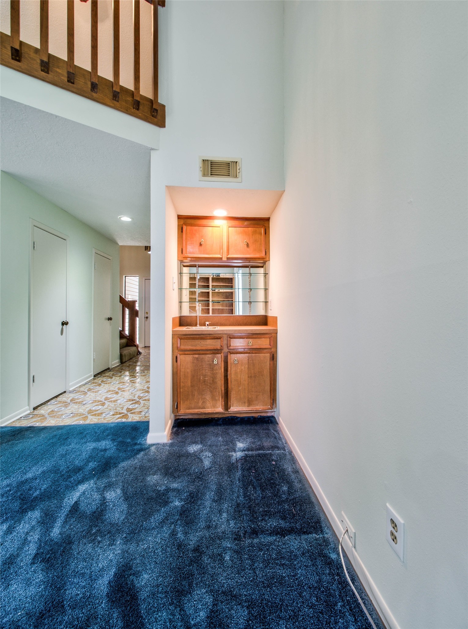 8022 La Brea Drive Property Photo 16