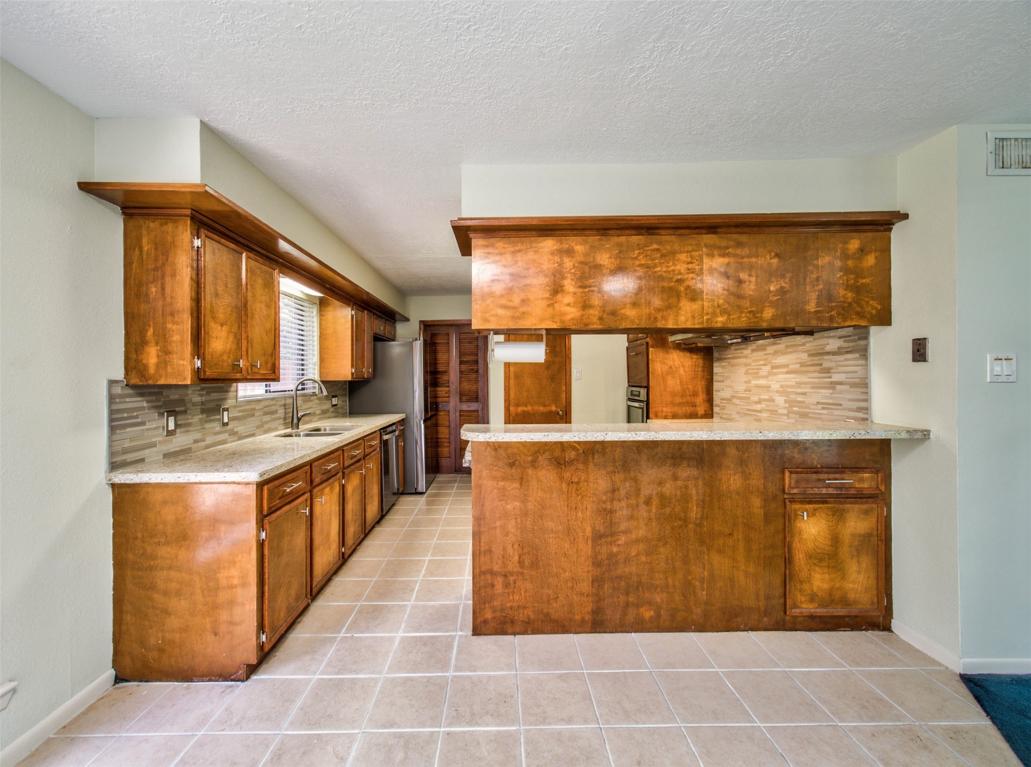 8022 La Brea Drive Property Photo 19