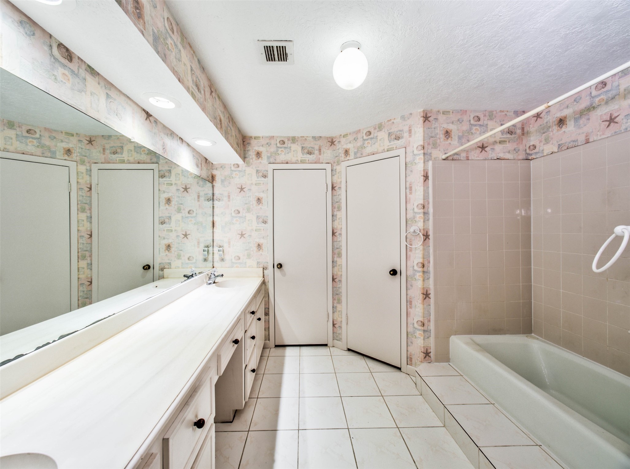 8022 La Brea Drive Property Photo 24