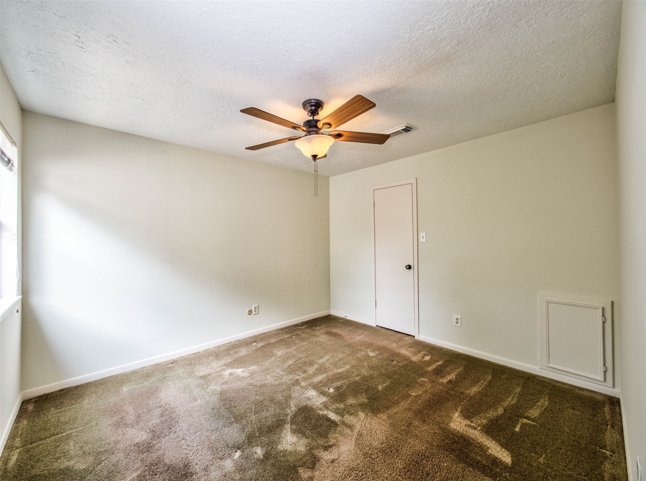 8022 La Brea Drive Property Photo 32