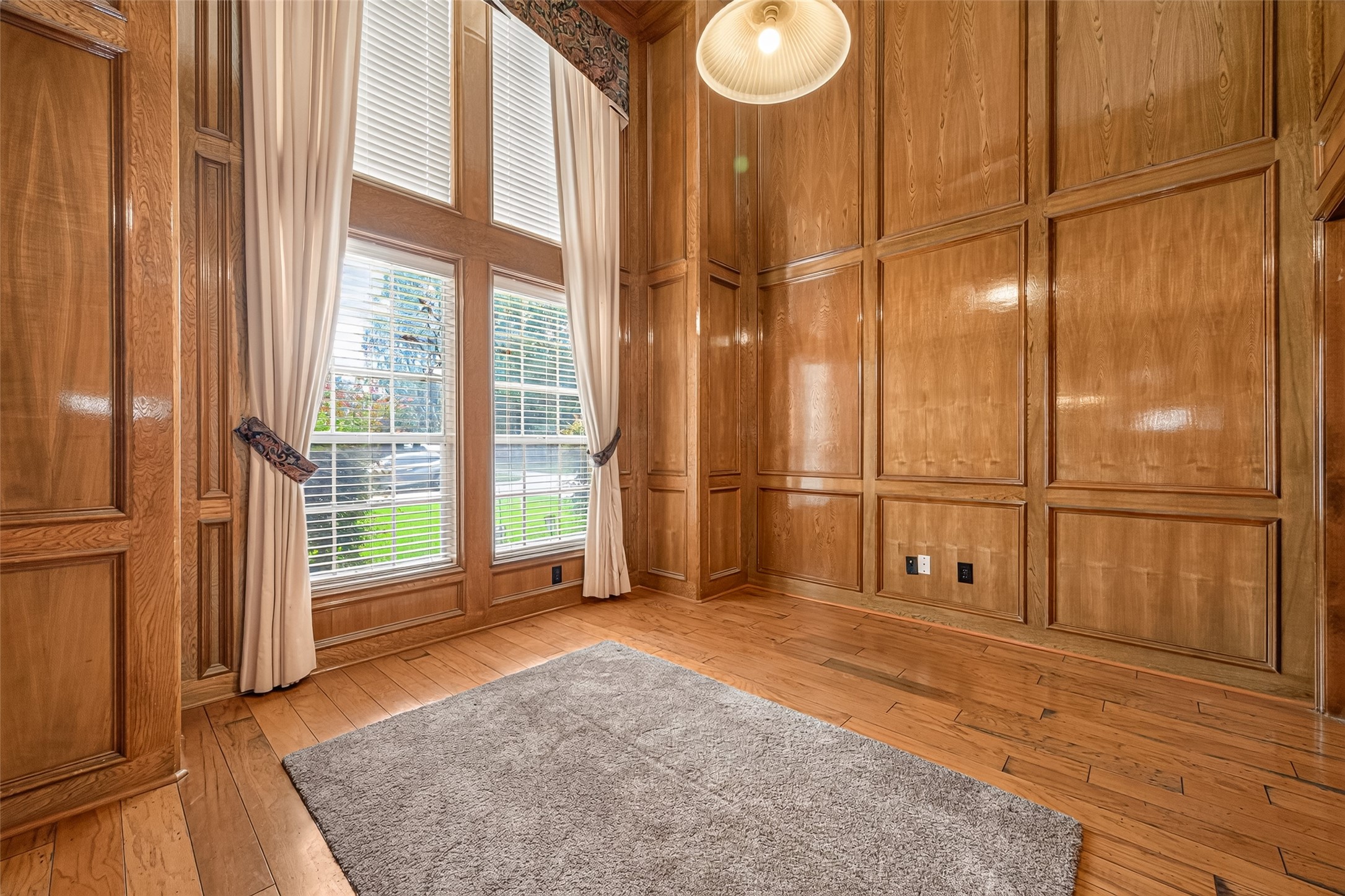 16723 Chewton Glen Street Property Photo 7