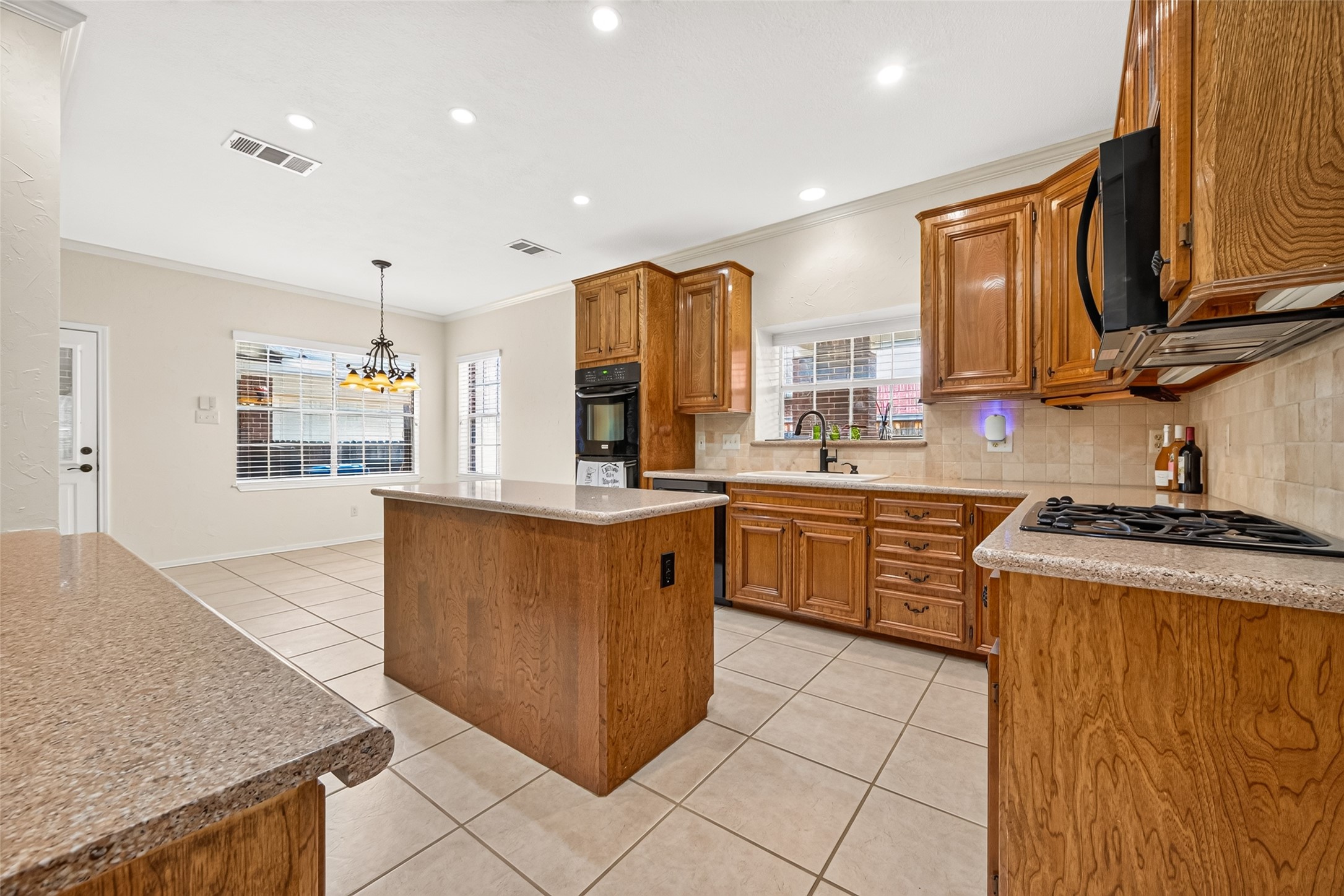 16723 Chewton Glen Street Property Photo 11