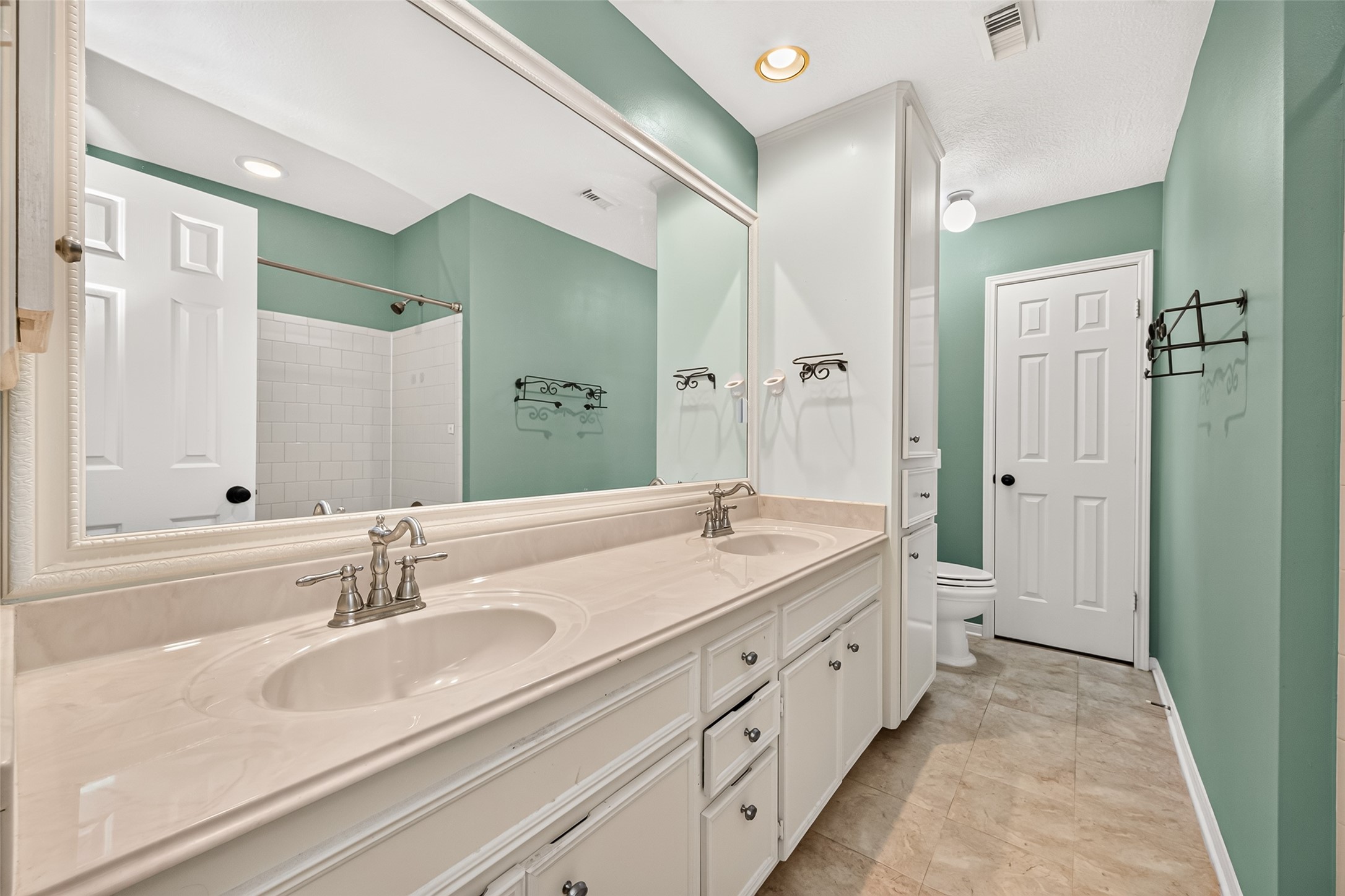 16723 Chewton Glen Street Property Photo 32