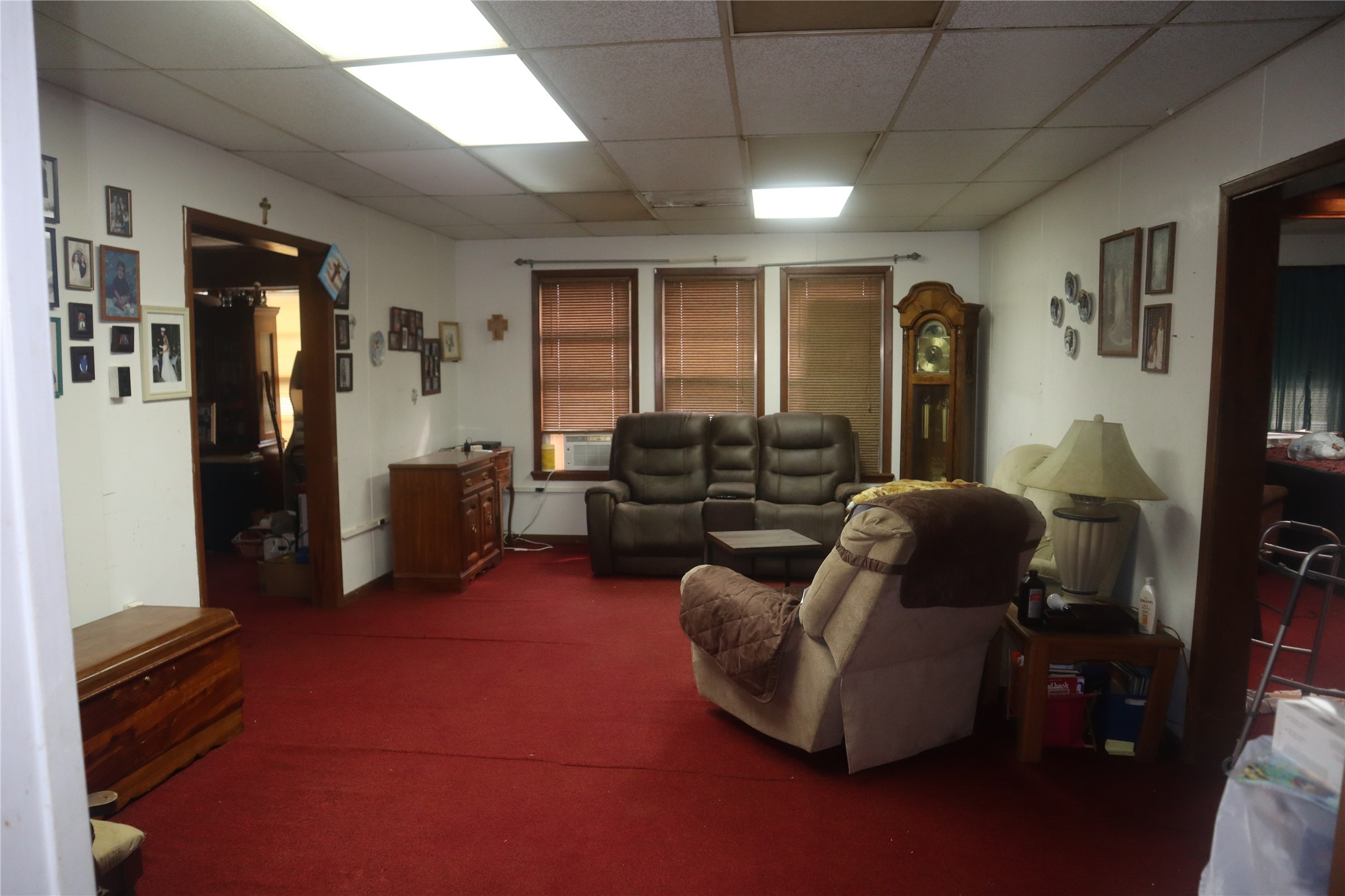 311 W 1st Street Property Photo 6