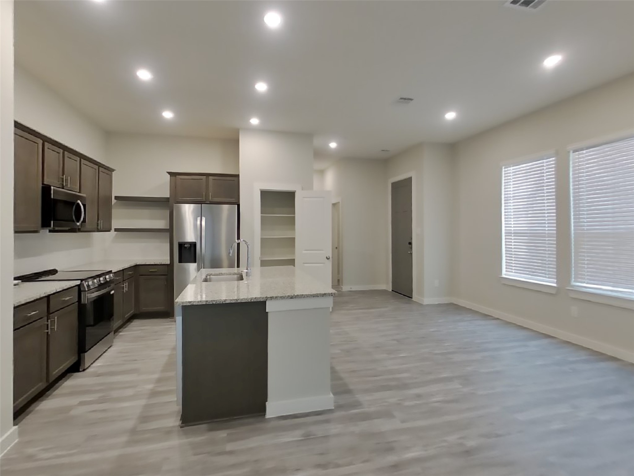 22631 Terrazzo Drive Property Photo 4