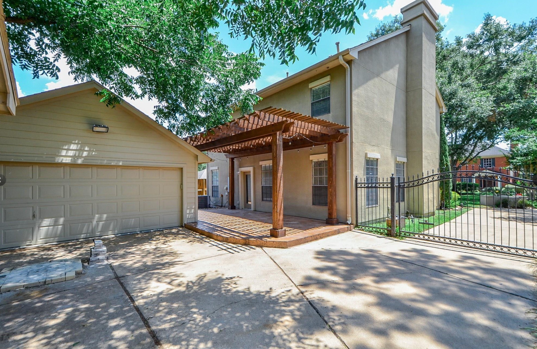 6831 Hollow Hearth Drive Property Photo 1
