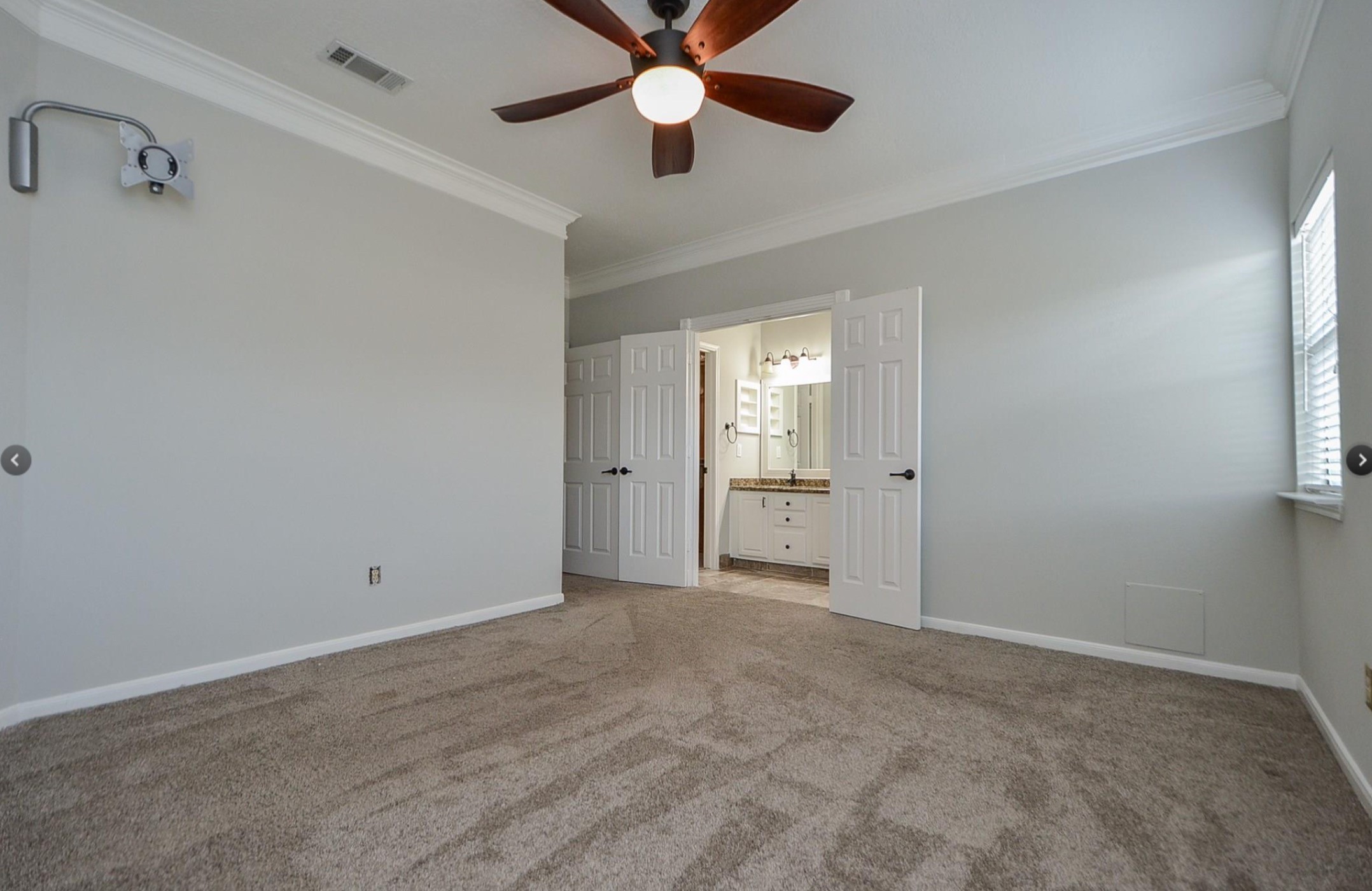 6831 Hollow Hearth Drive Property Photo 14