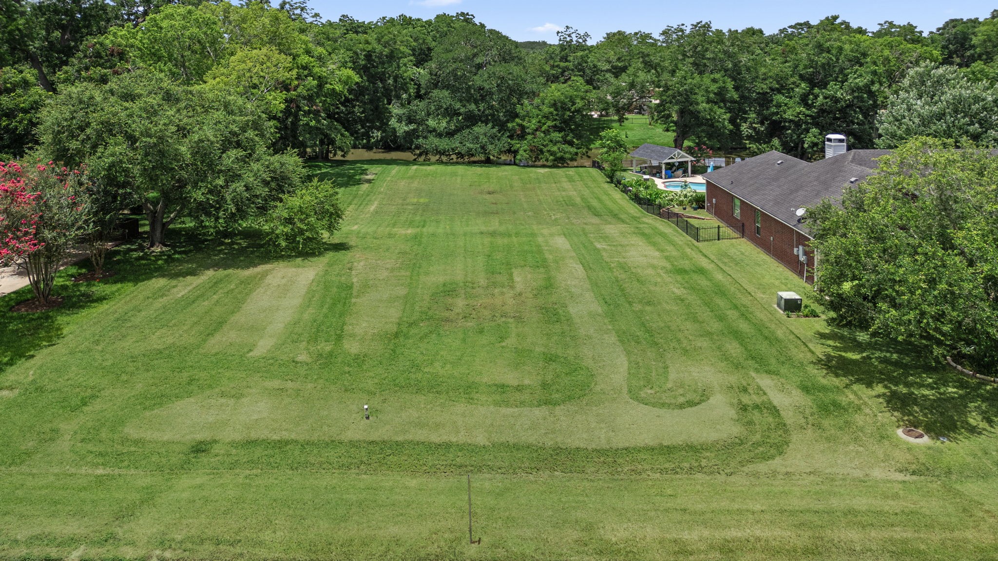 5235 Westerdale Drive Property Photo 3