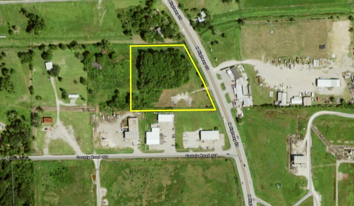 5350 N Highway 35 Property Photo
