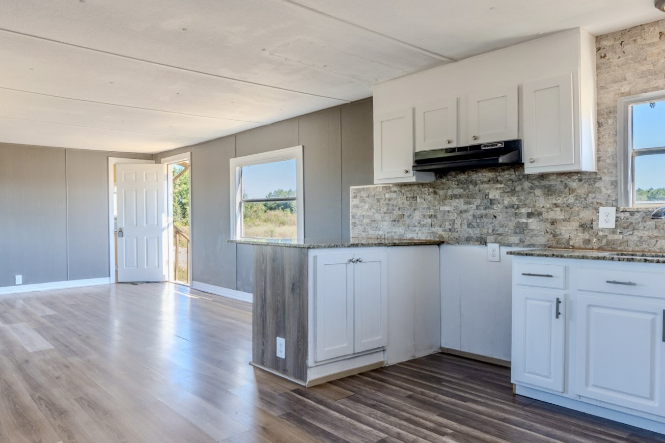 125 Road 5814 Property Photo 4