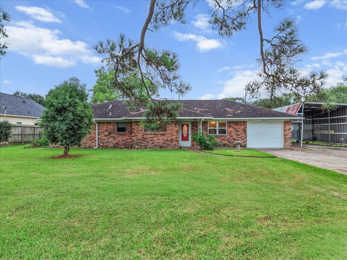 15918 Spinks Road, Alvin Tx 77511 Property Photo 1