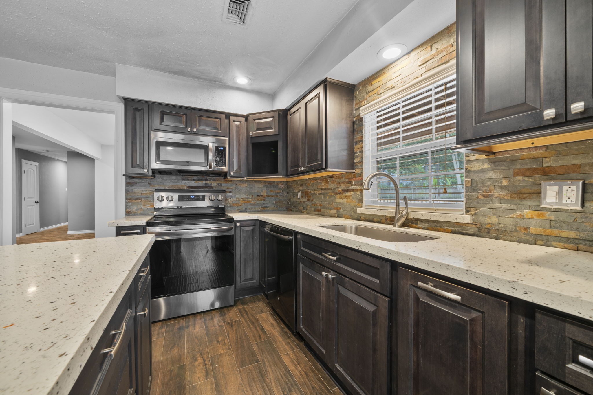 10519 Fawnview Drive Property Photo 8