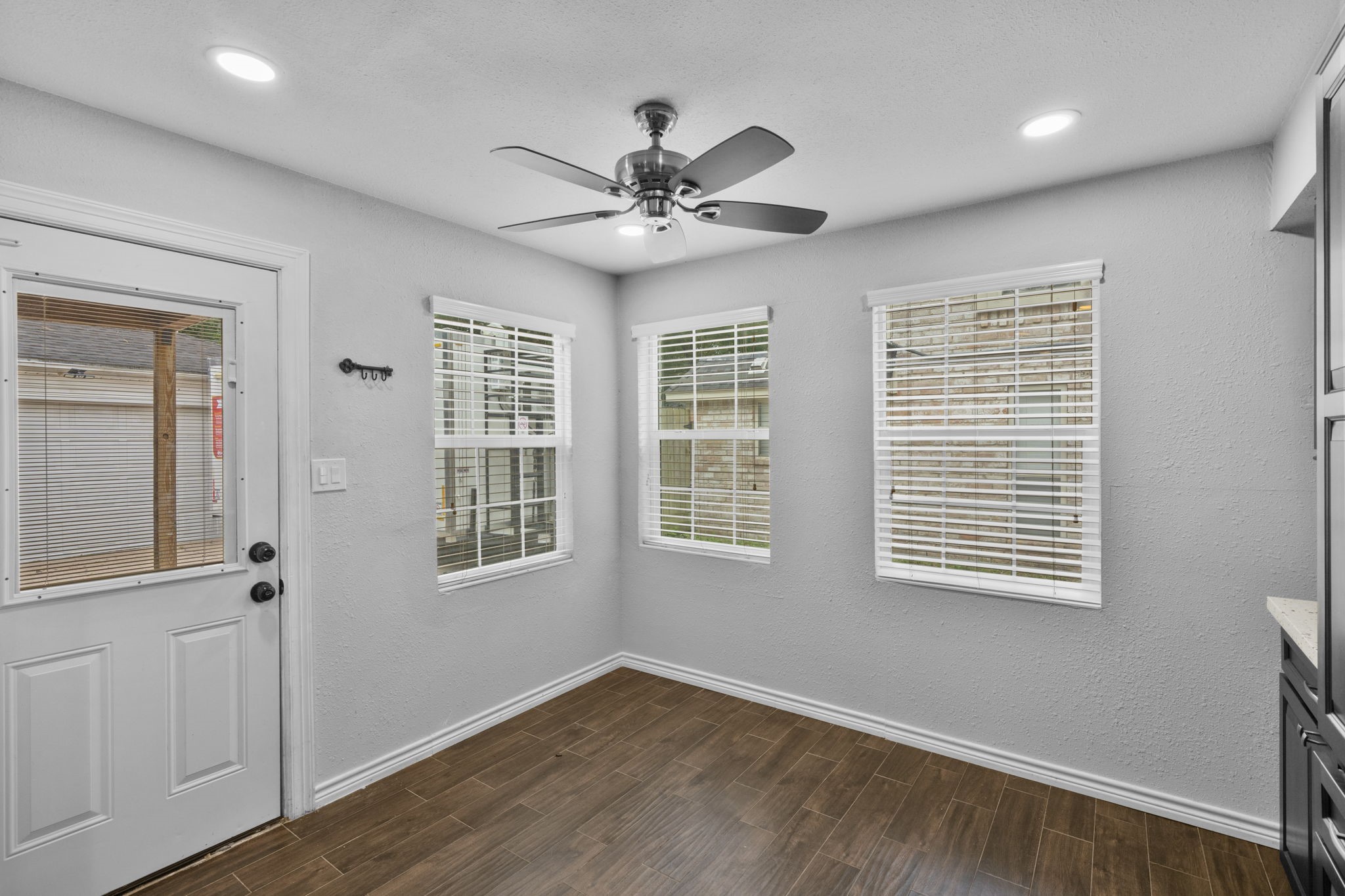 10519 Fawnview Drive Property Photo 10