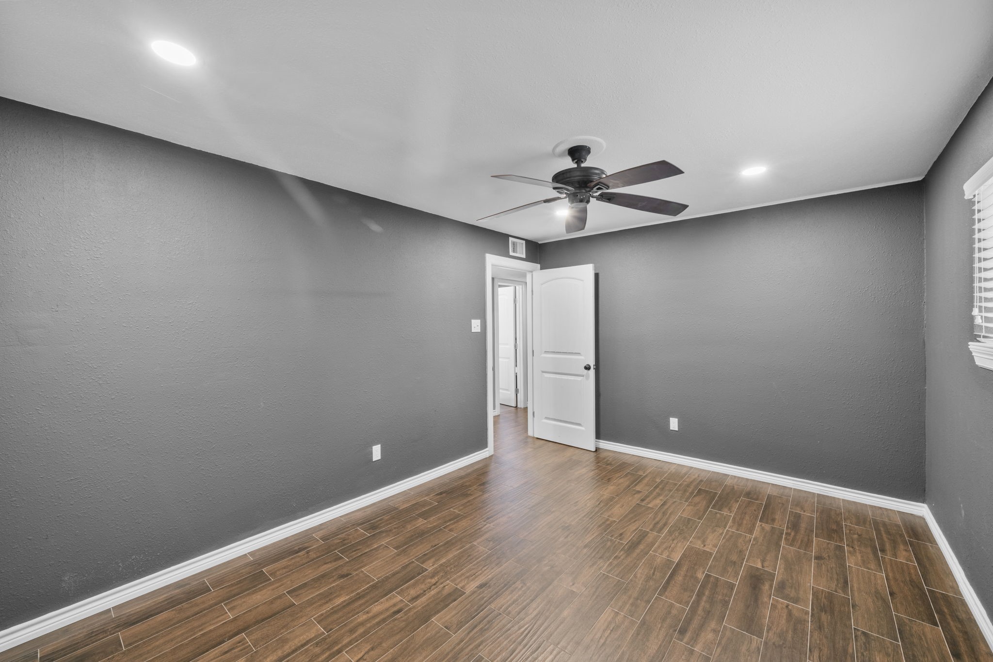 10519 Fawnview Drive Property Photo 32