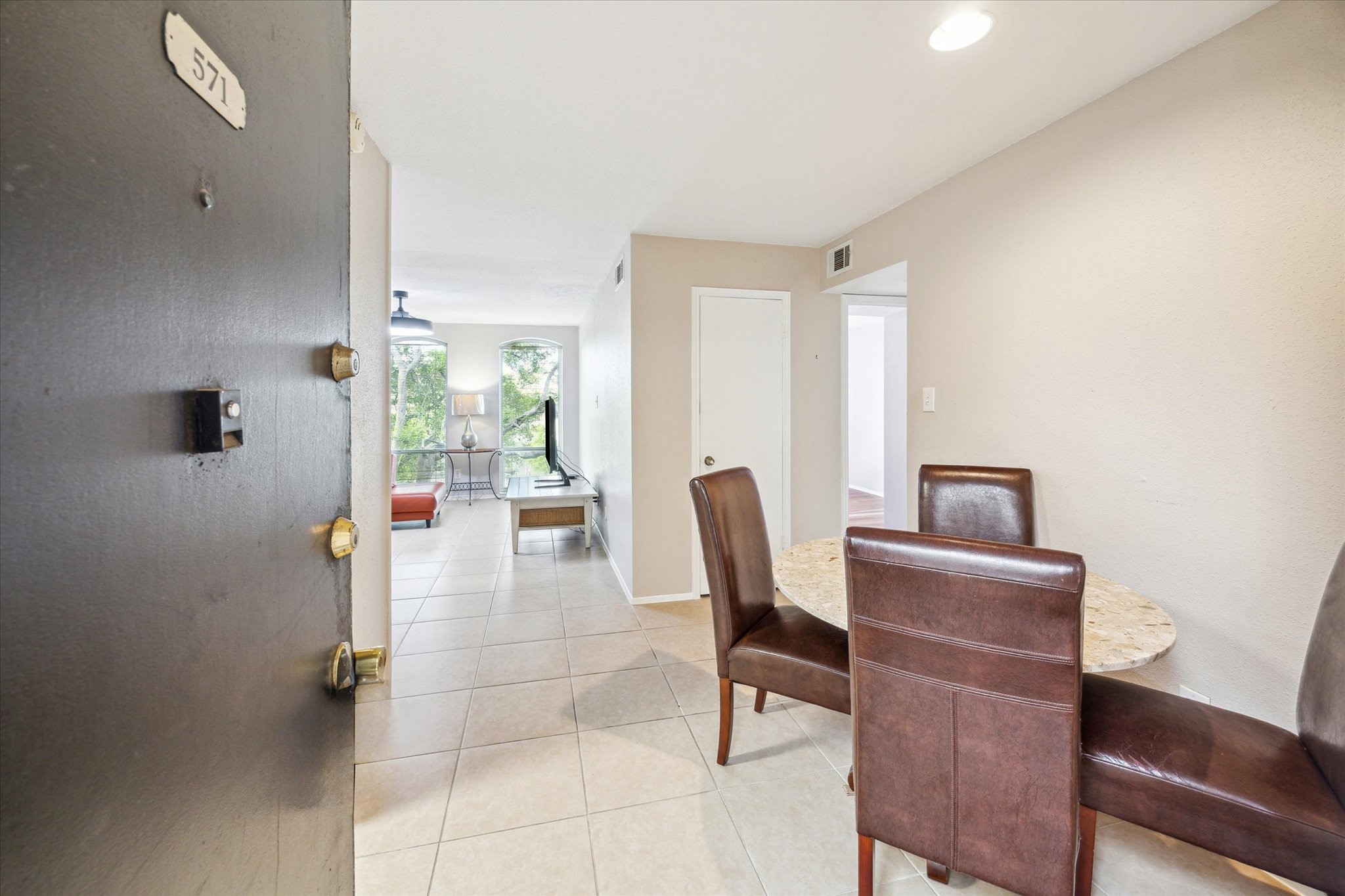 4631 Wild Indigo Street 571