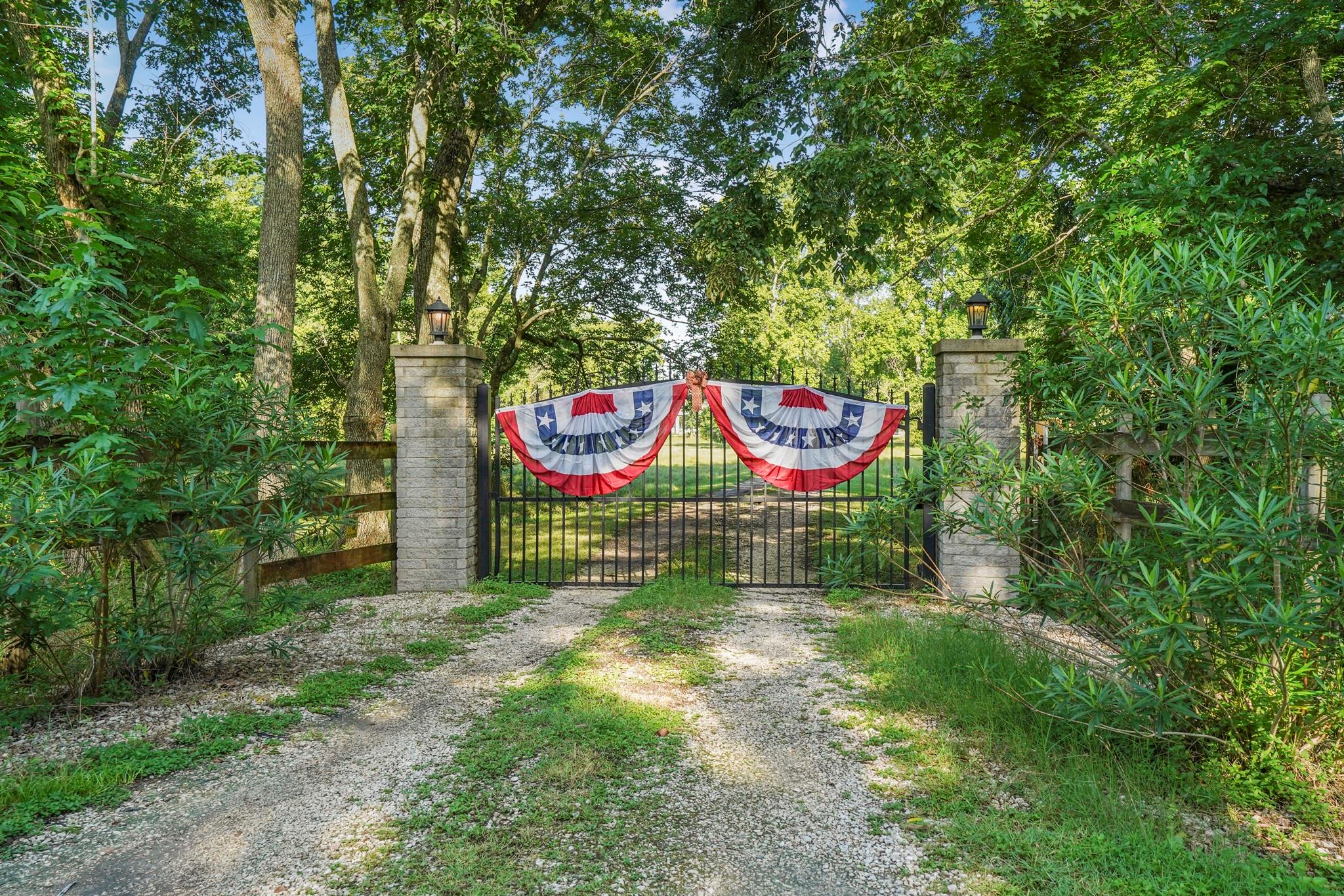 20547 Crosby Eastgate Road, Crosby Tx 77532 Property Photo 6