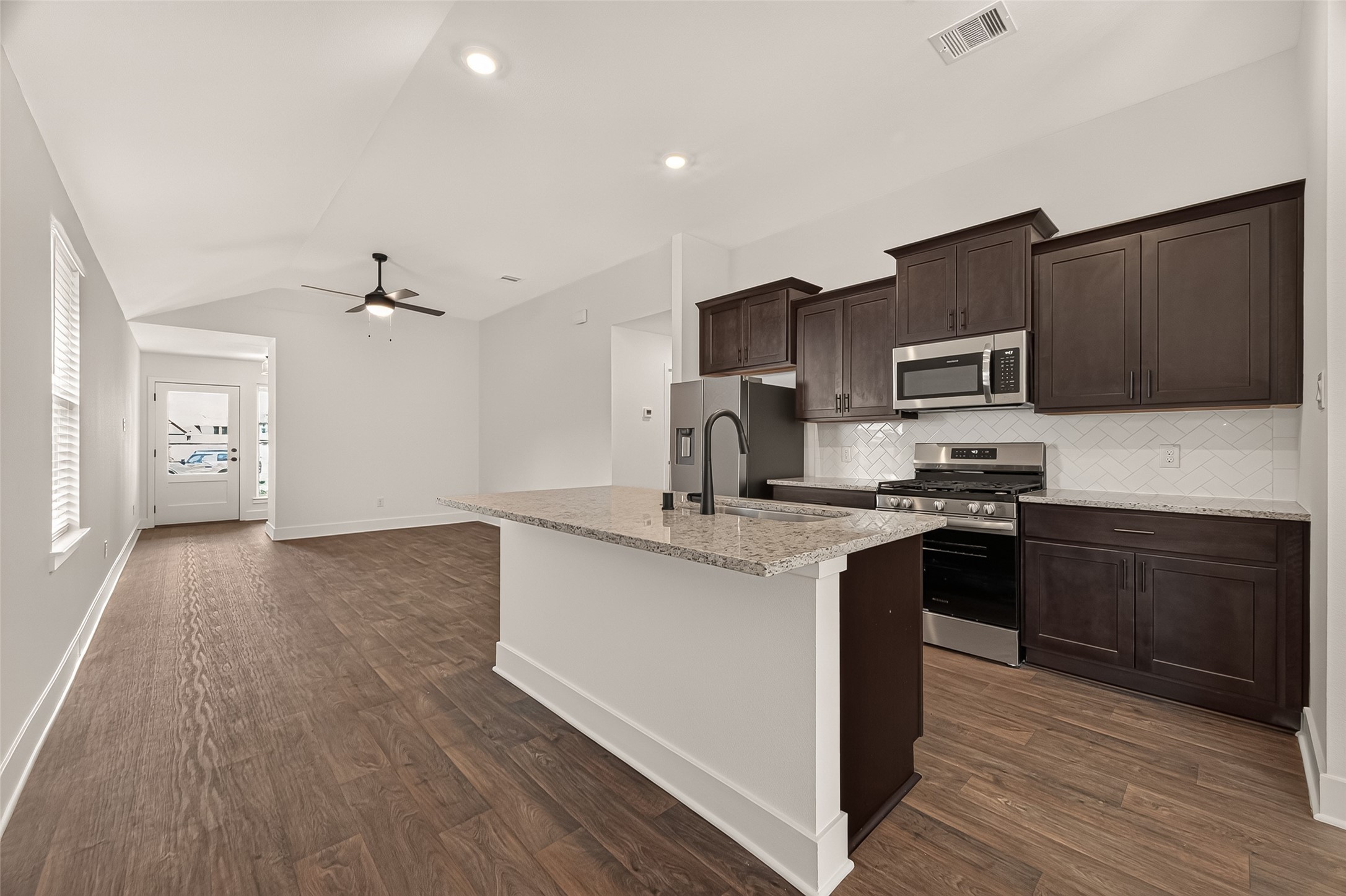 9304 Hard Rock Road Property Photo 7
