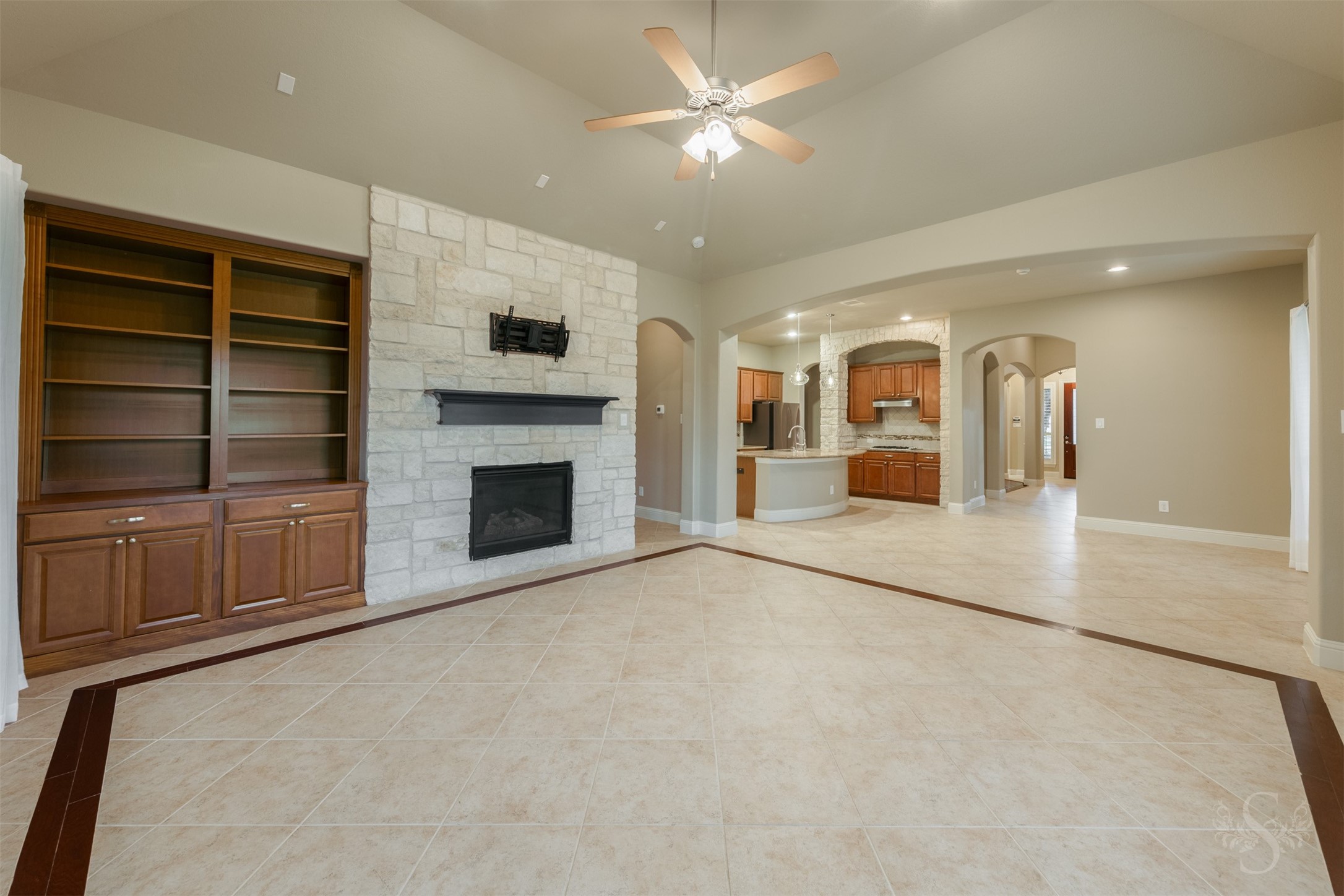 32611 Waltham Xing Property Photo 15