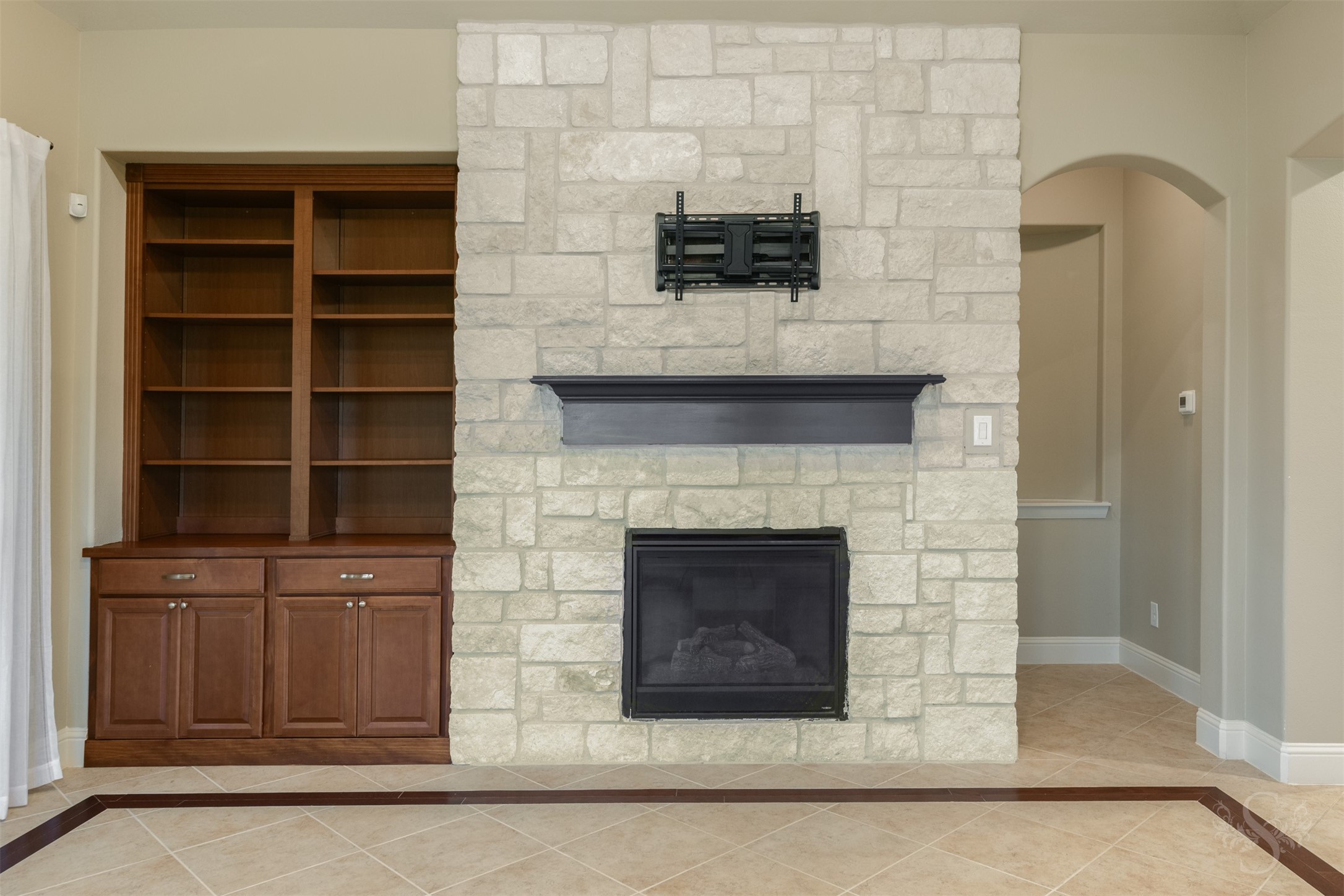 32611 Waltham Xing Property Photo 17