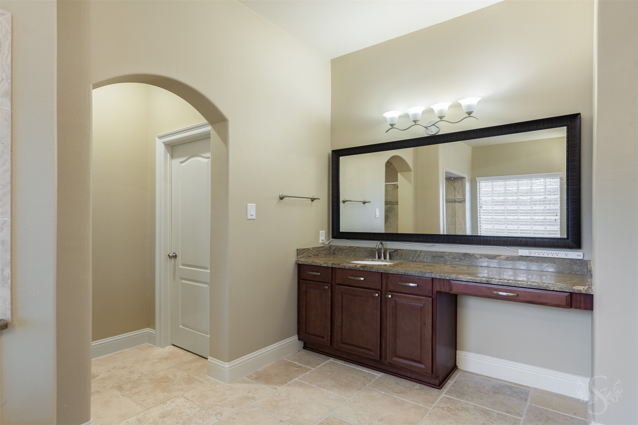 32611 Waltham Xing Property Photo 25
