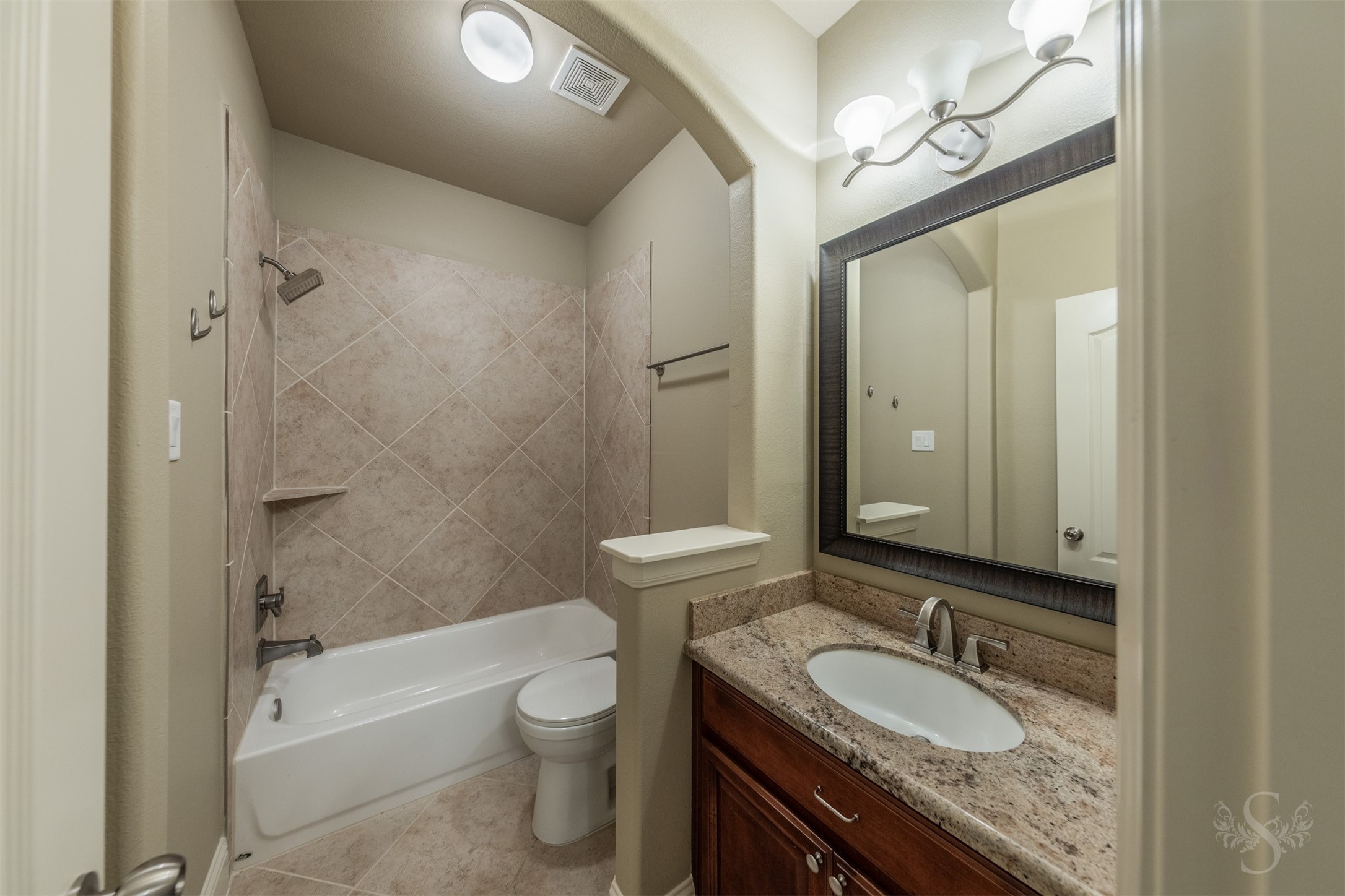 32611 Waltham Xing Property Photo 28