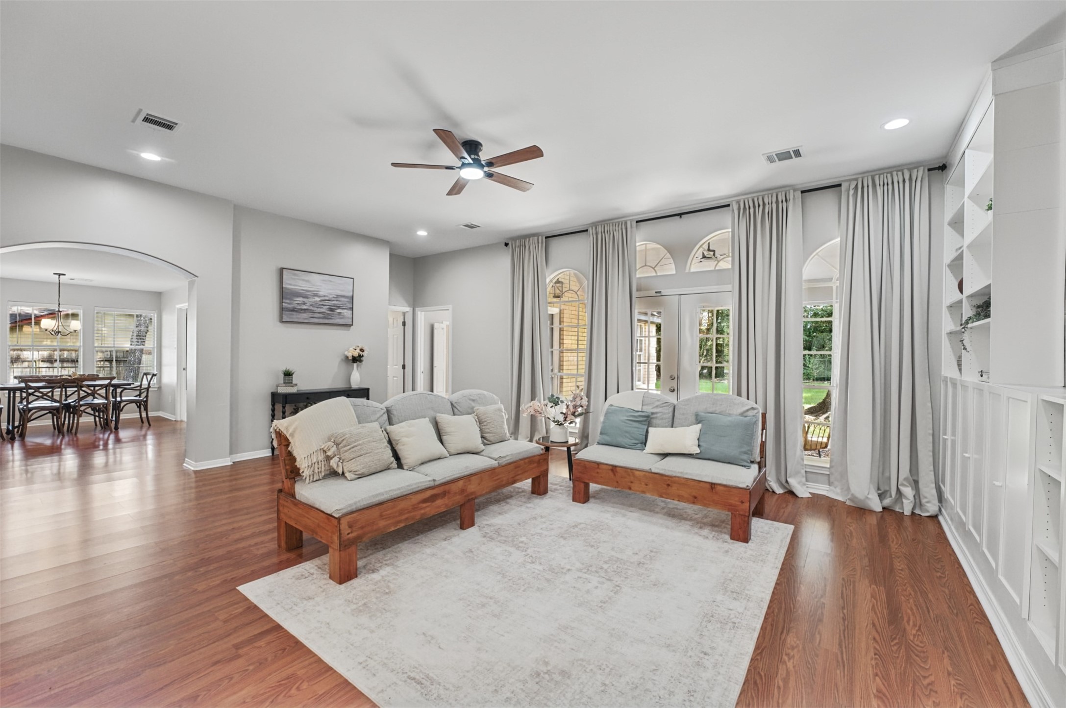 1107 Chateau Woods Parkway Drive Property Photo 9
