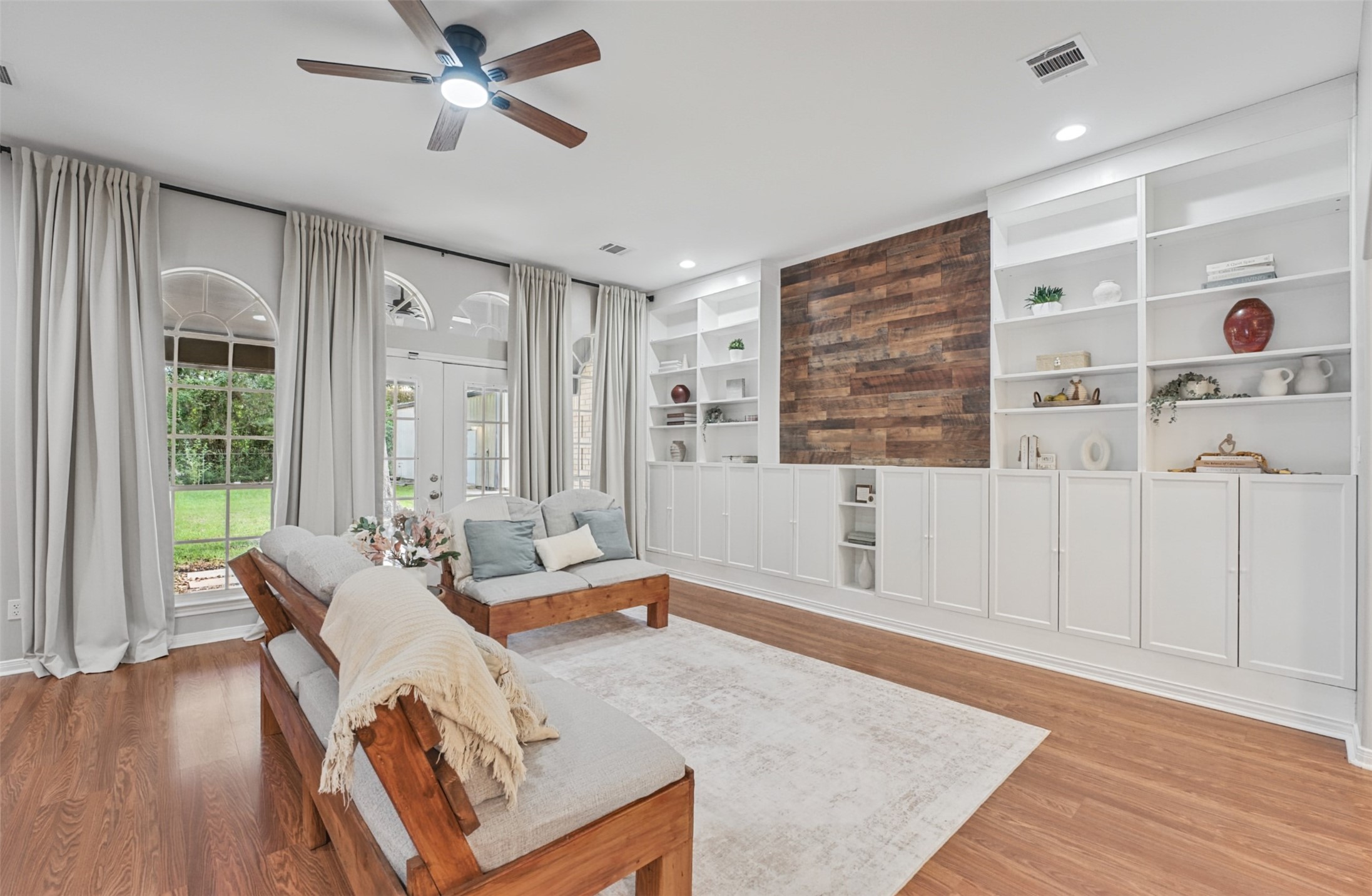 1107 Chateau Woods Parkway Drive Property Photo 10