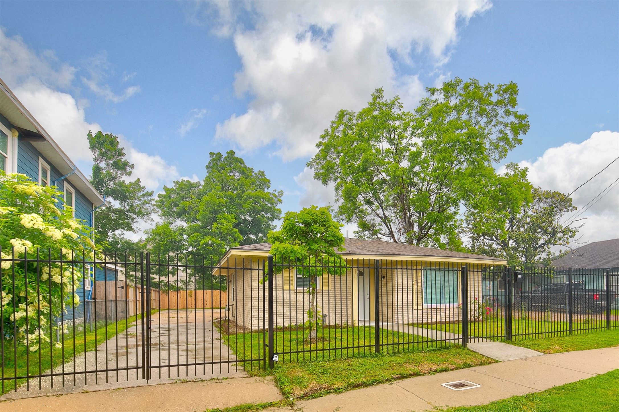 7732 Avenue I Property Photo 3