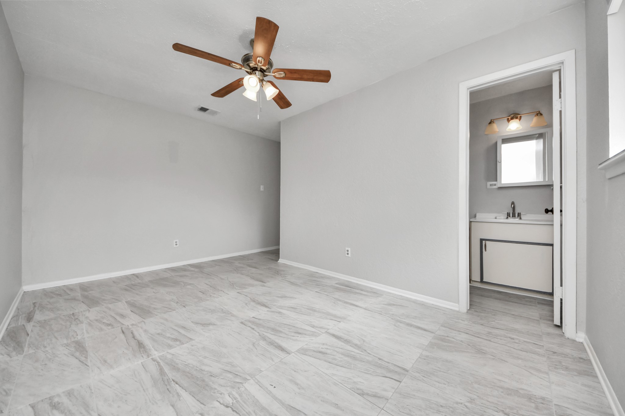 4830 Ridgestone Street Property Photo 20