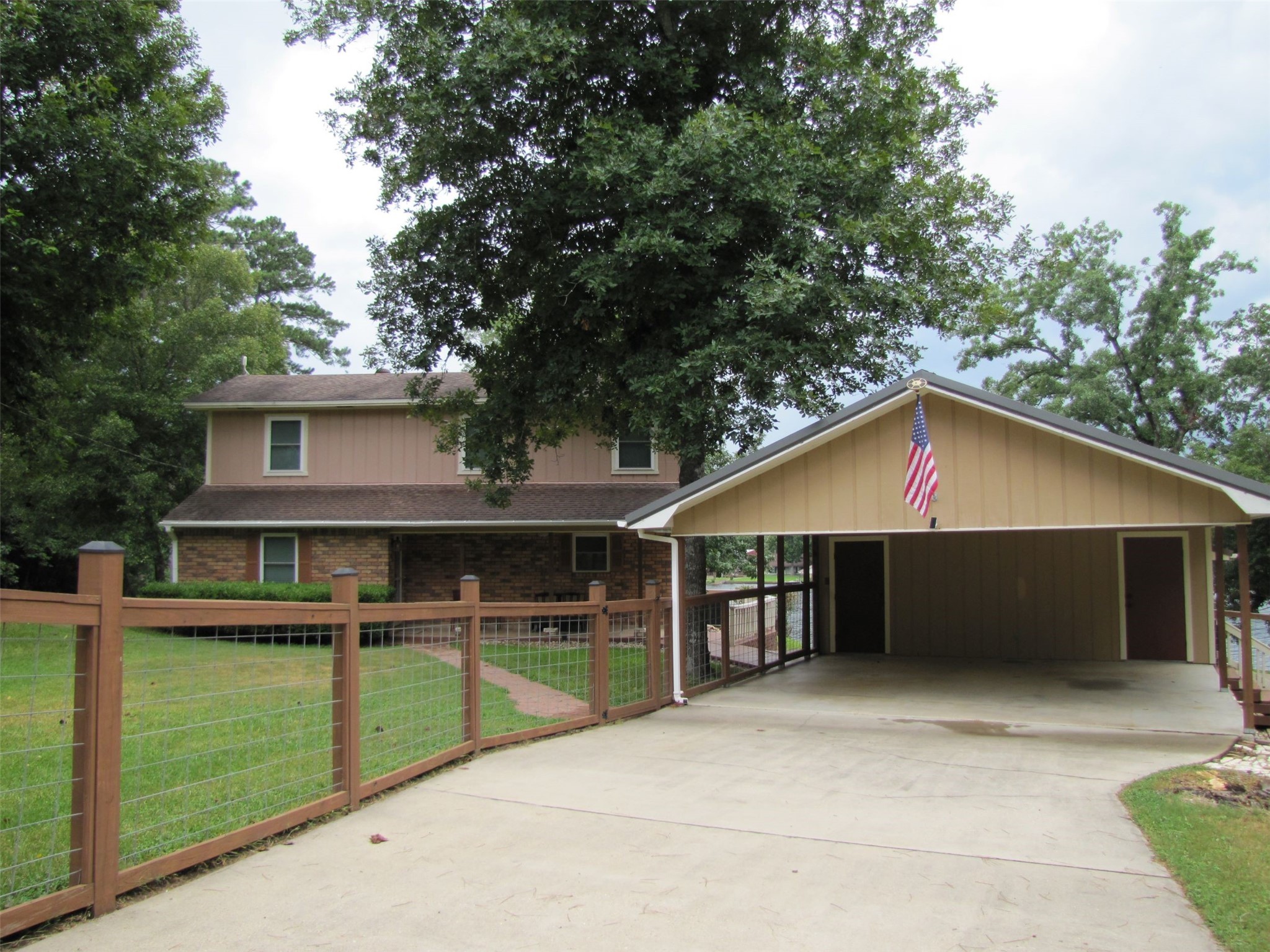 364 Charmaine Drive E Property Photo 1