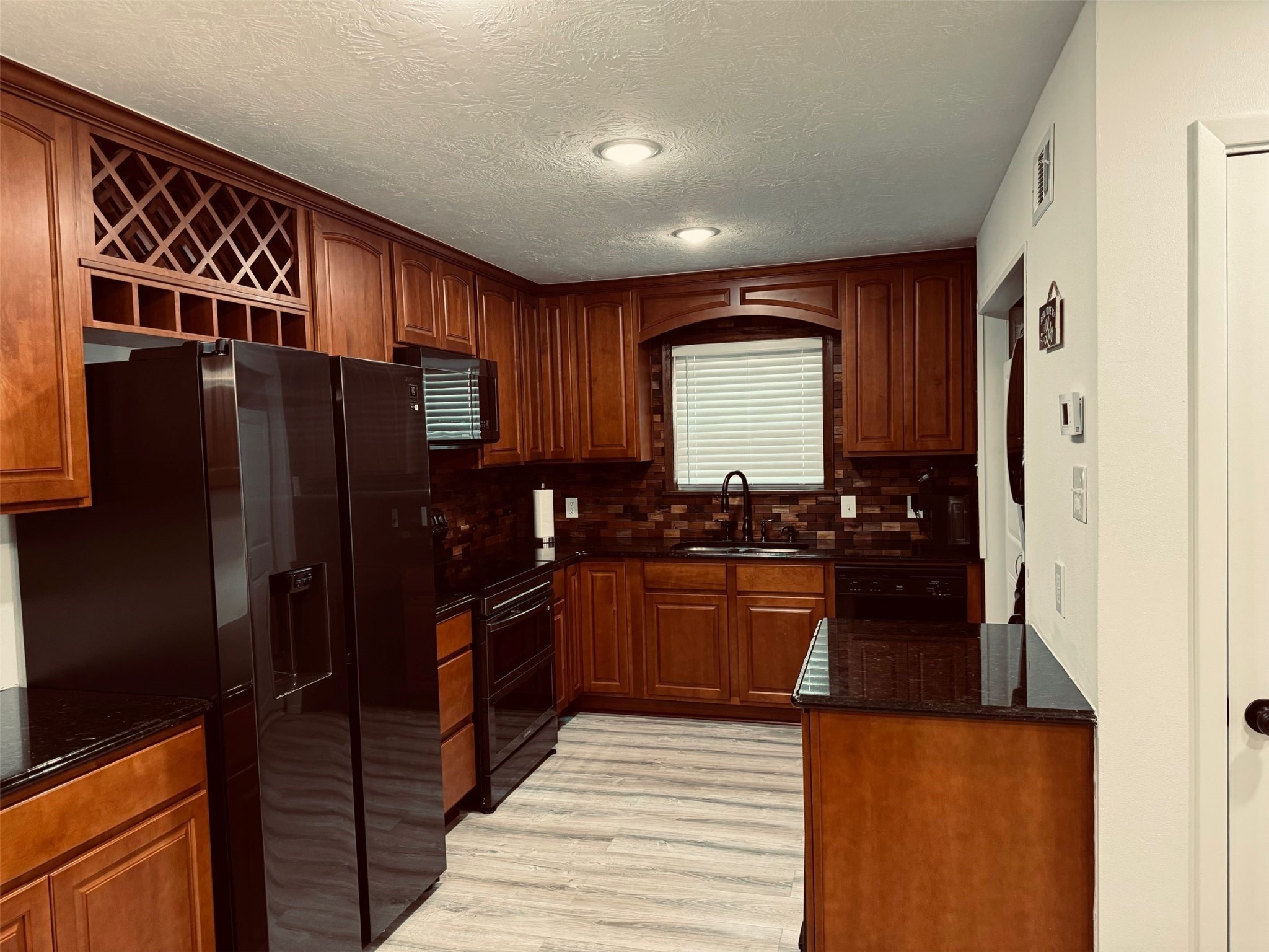 364 Charmaine Drive E Property Photo 6