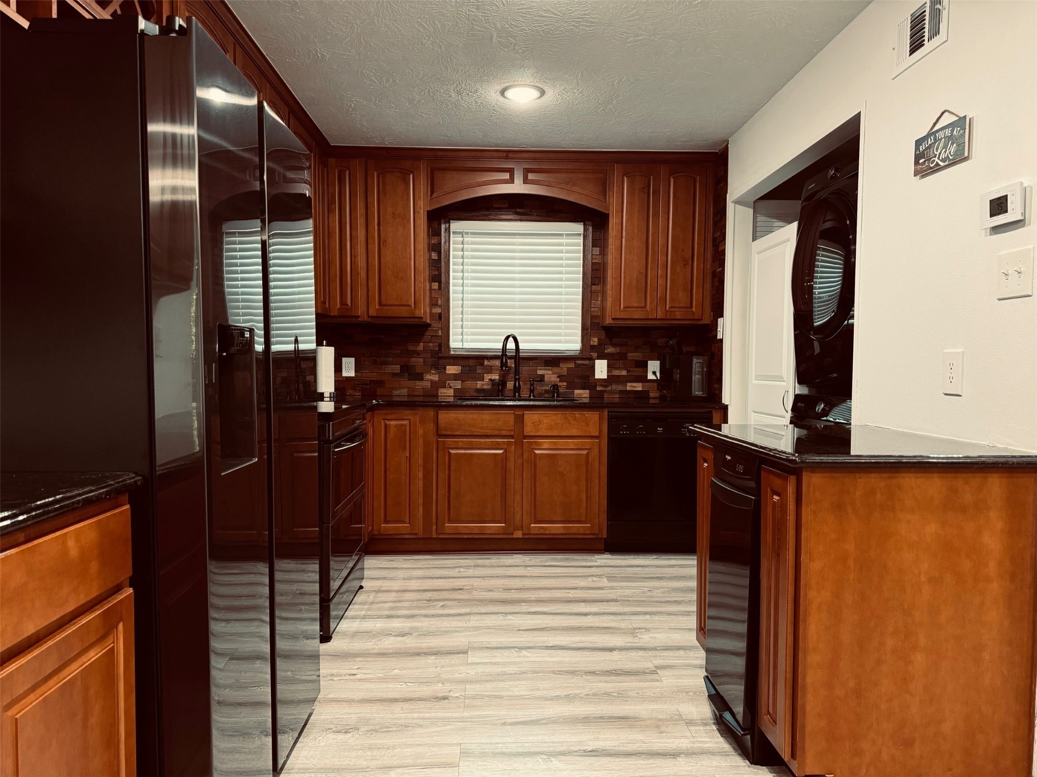 364 Charmaine Drive E Property Photo 7