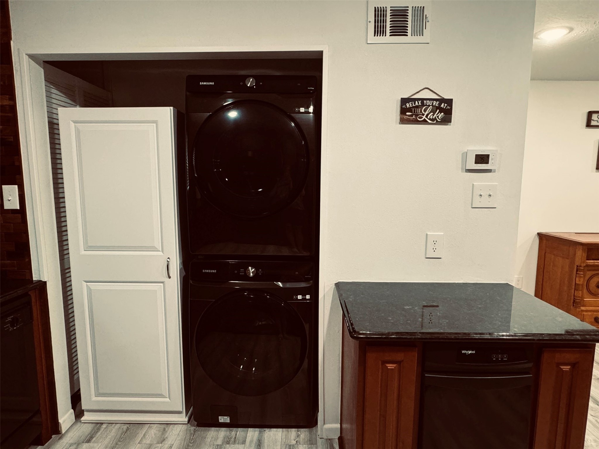 364 Charmaine Drive E Property Photo 8