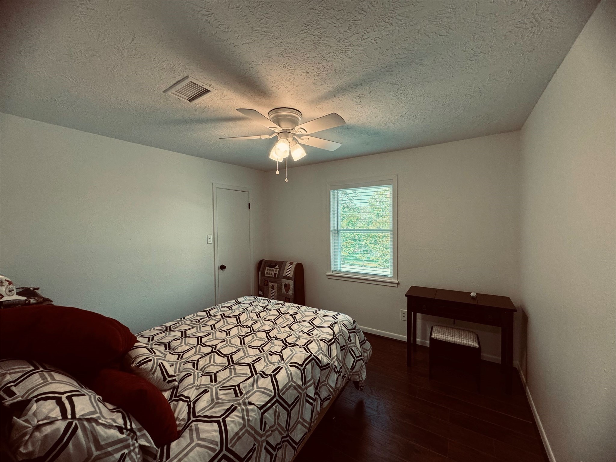 364 Charmaine Drive E Property Photo 12