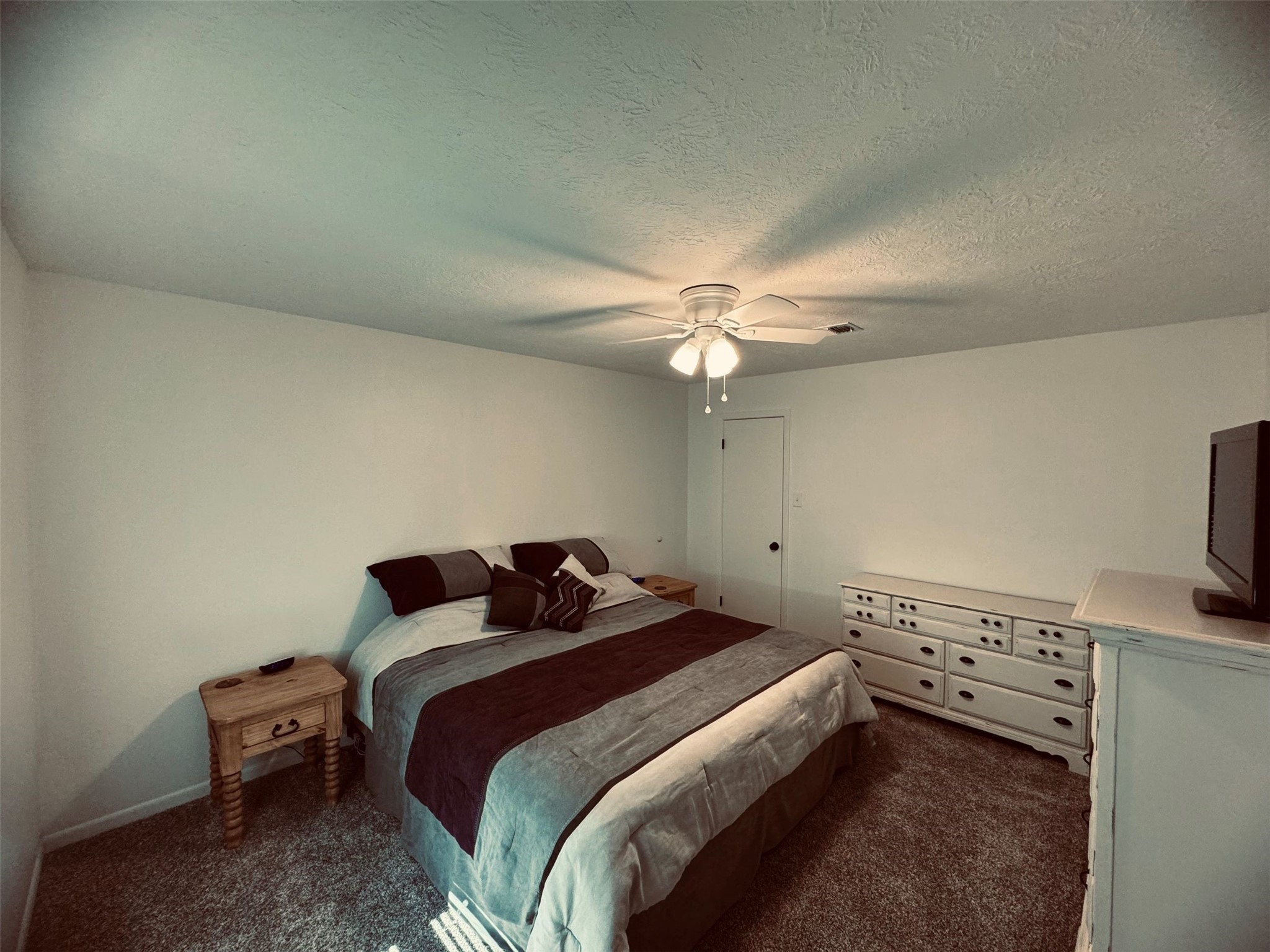 364 Charmaine Drive E Property Photo 13