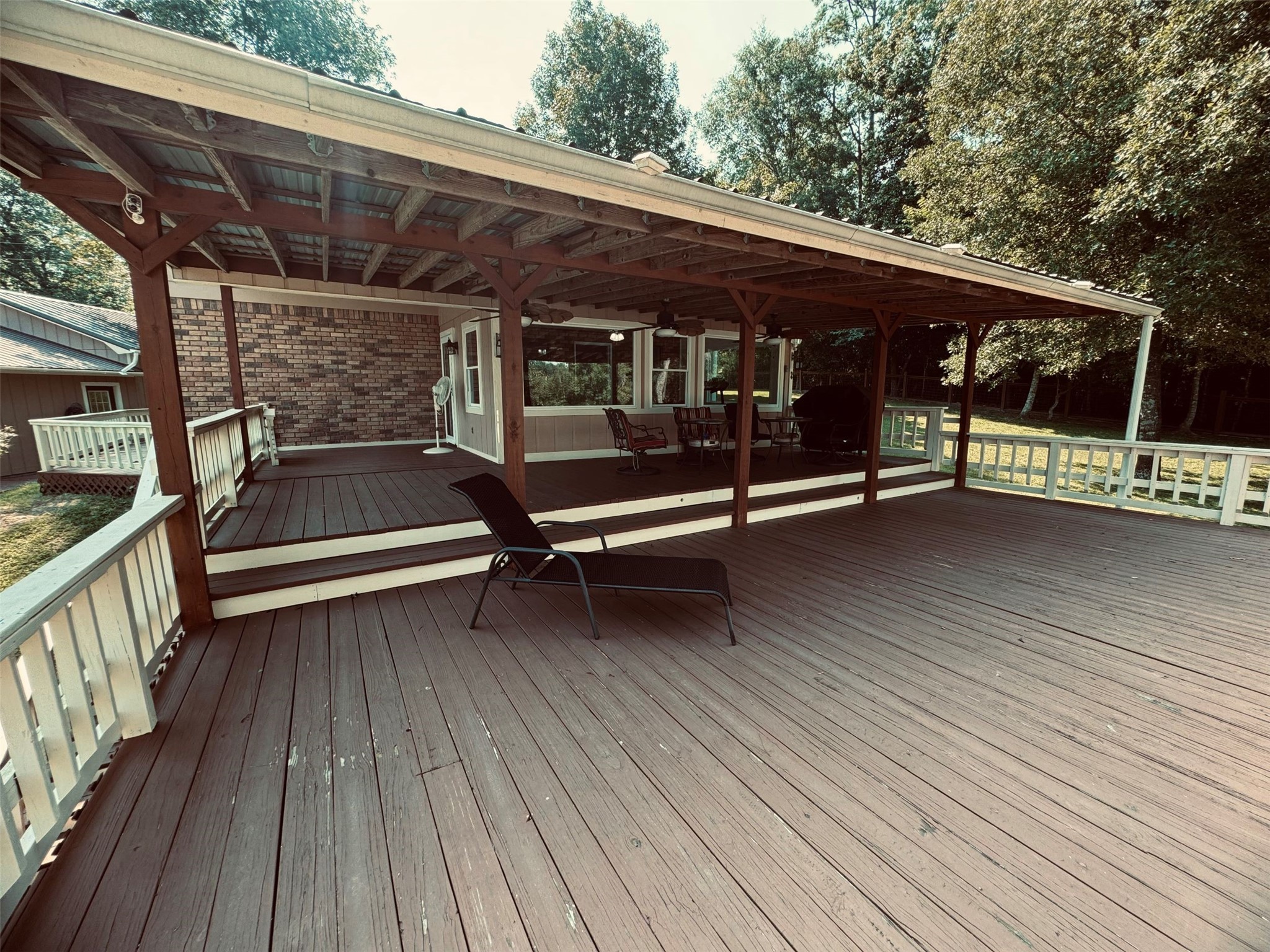 364 Charmaine Drive E Property Photo 22