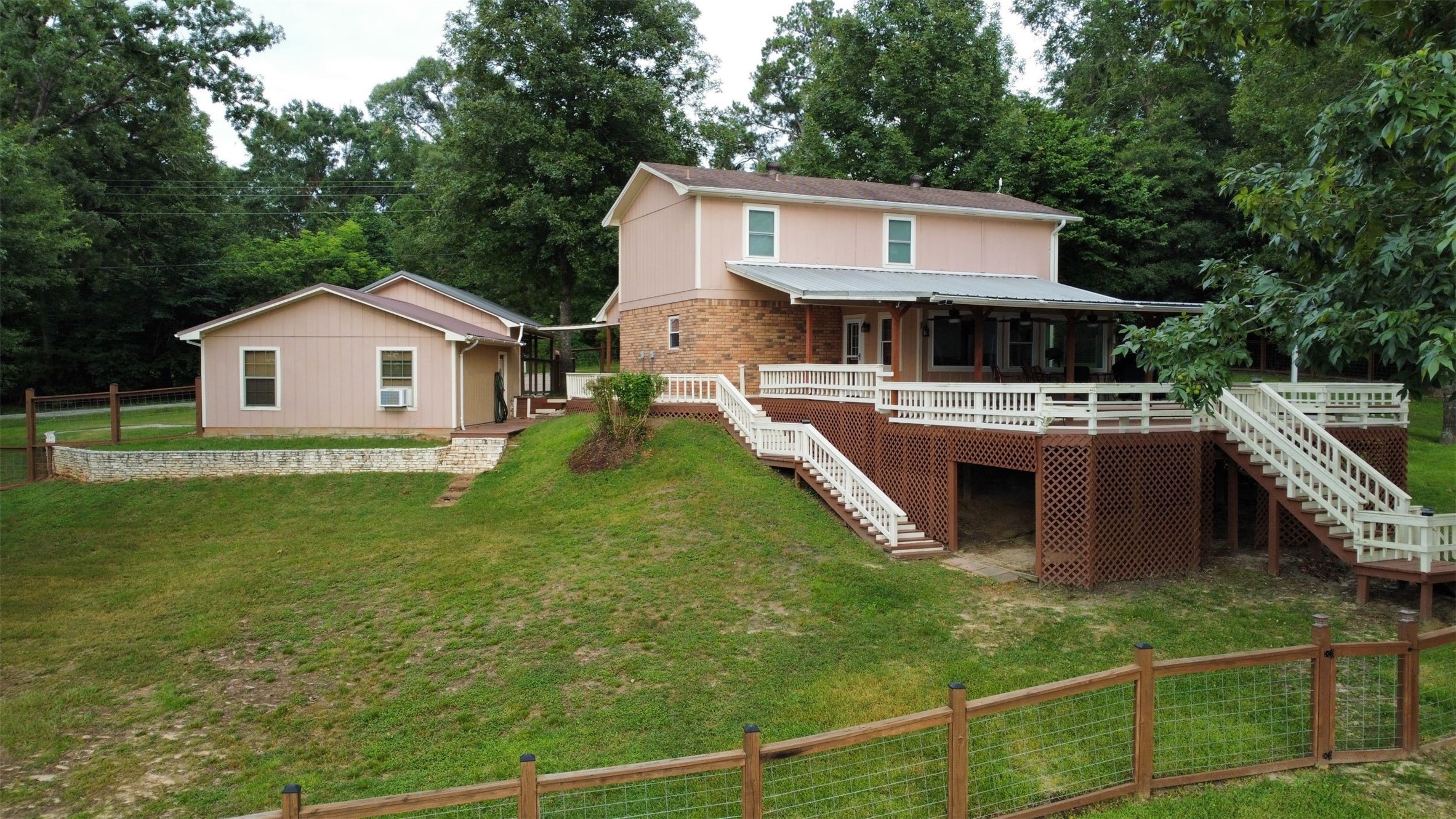 364 Charmaine Drive E Property Photo 28