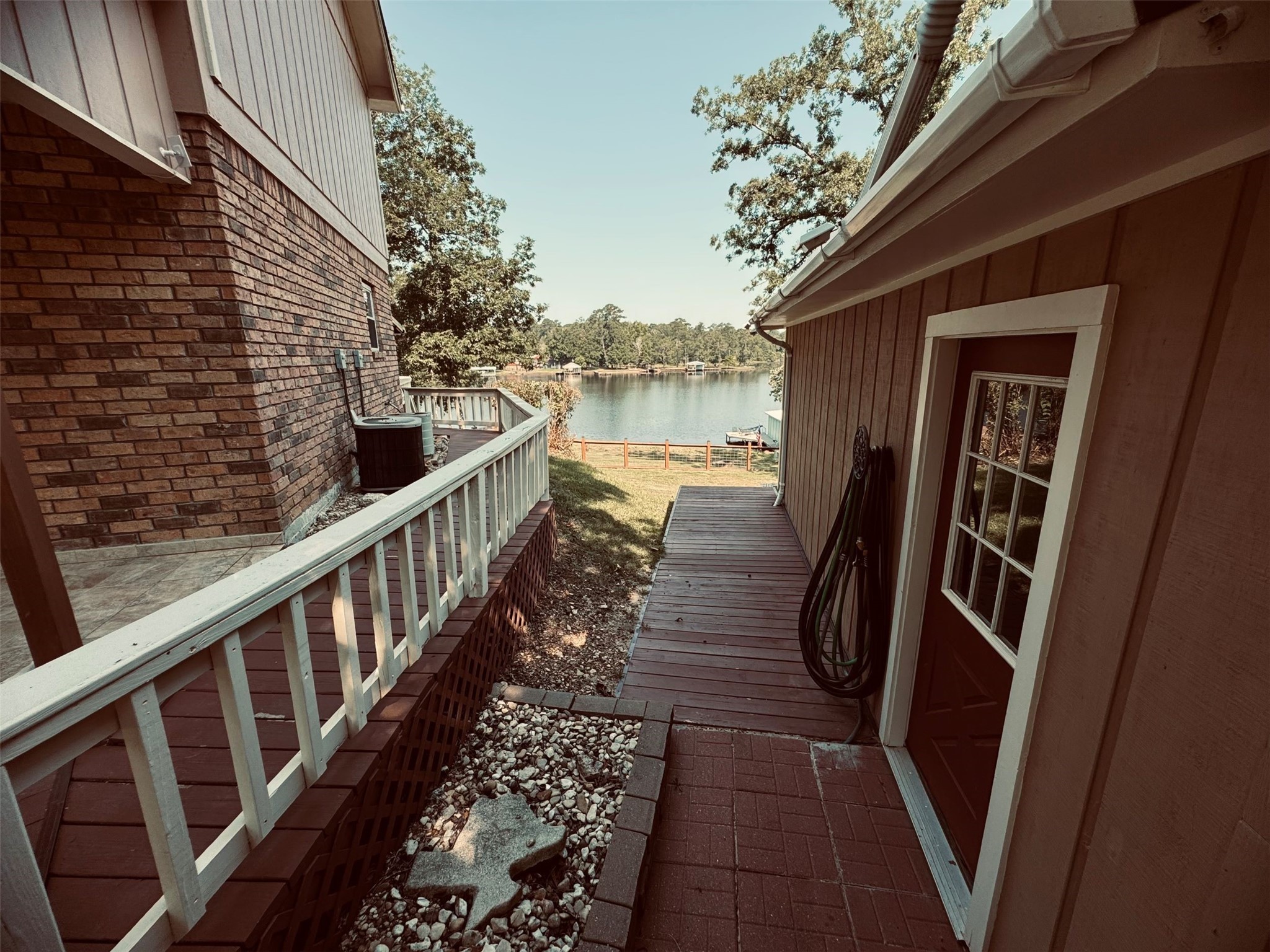 364 Charmaine Drive E Property Photo 32