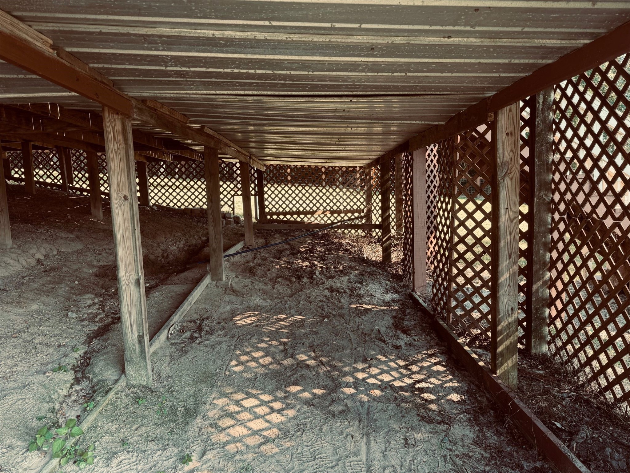 364 Charmaine Drive E Property Photo 33