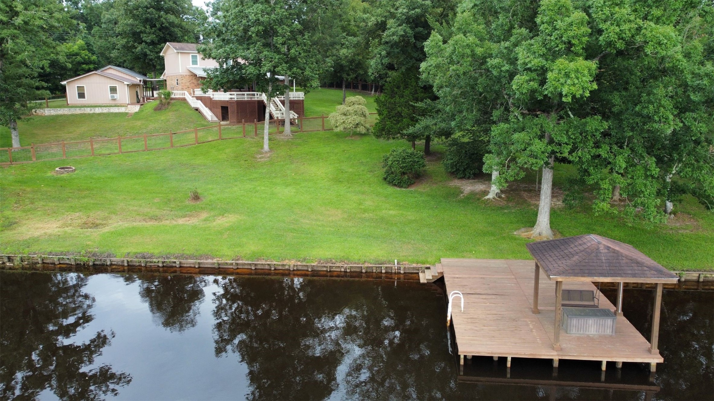 364 Charmaine Drive E Property Photo 34