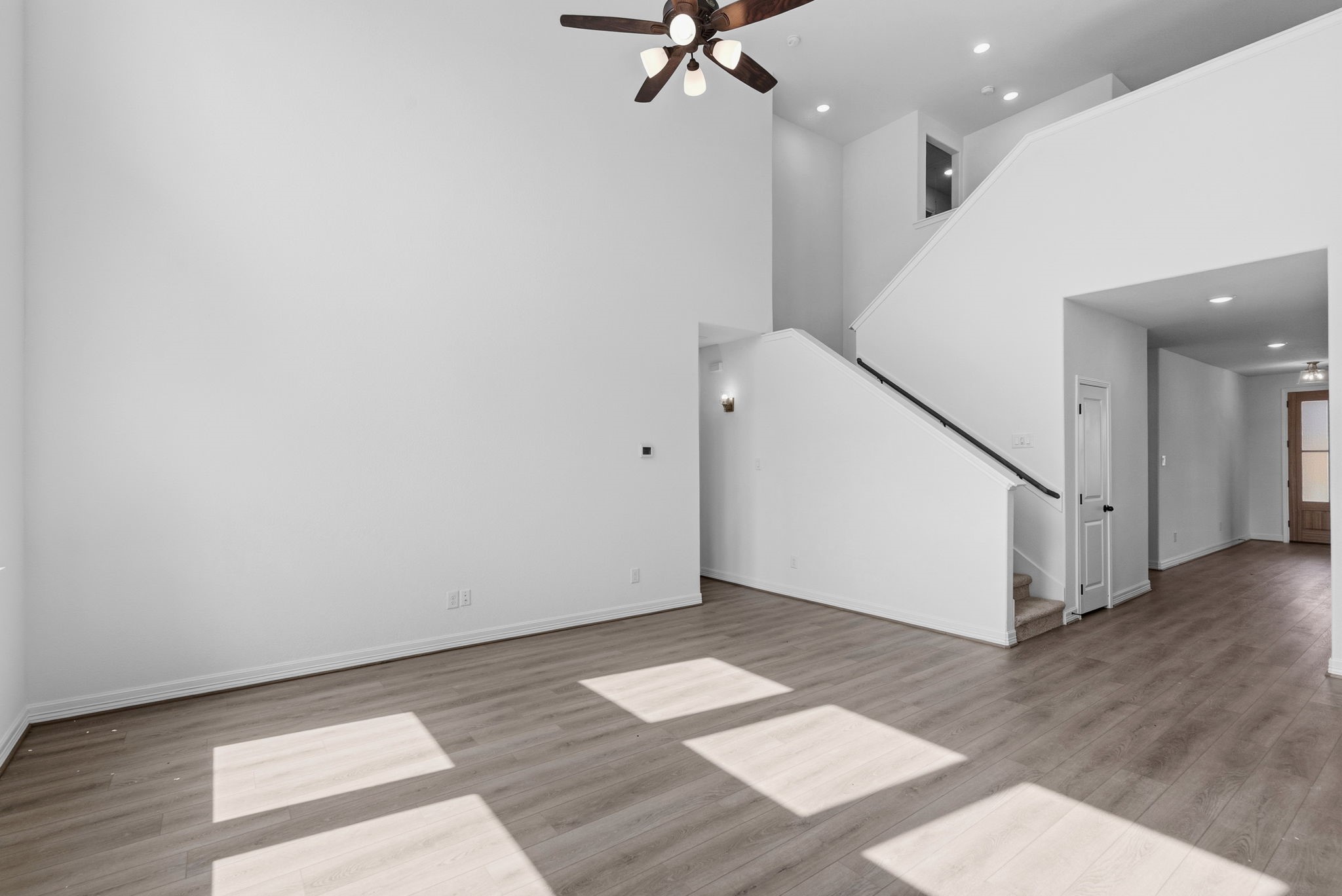 14806 Mission Avenue Property Photo 5