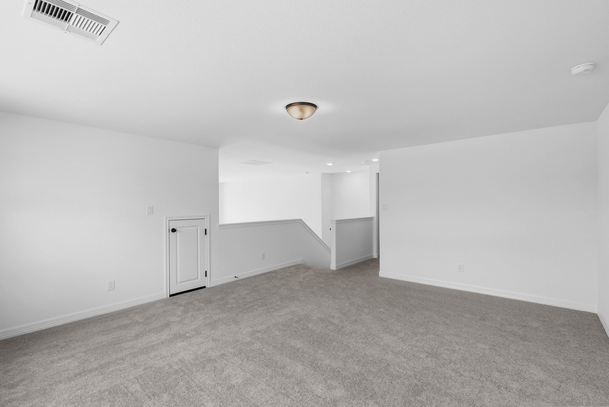 14806 Mission Avenue Property Photo 10