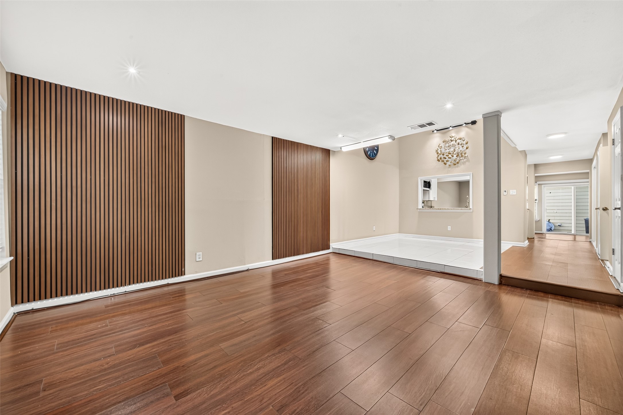 12505 Wellington Park Drive Property Photo 9