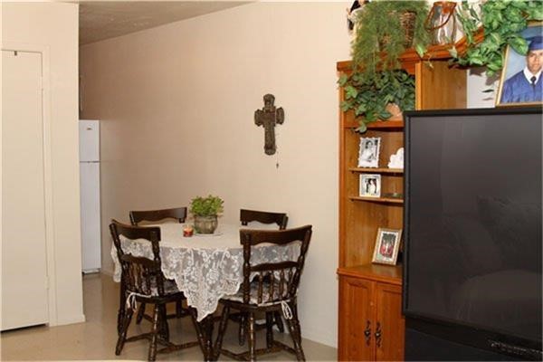 919 Sutton Drive Property Photo 4
