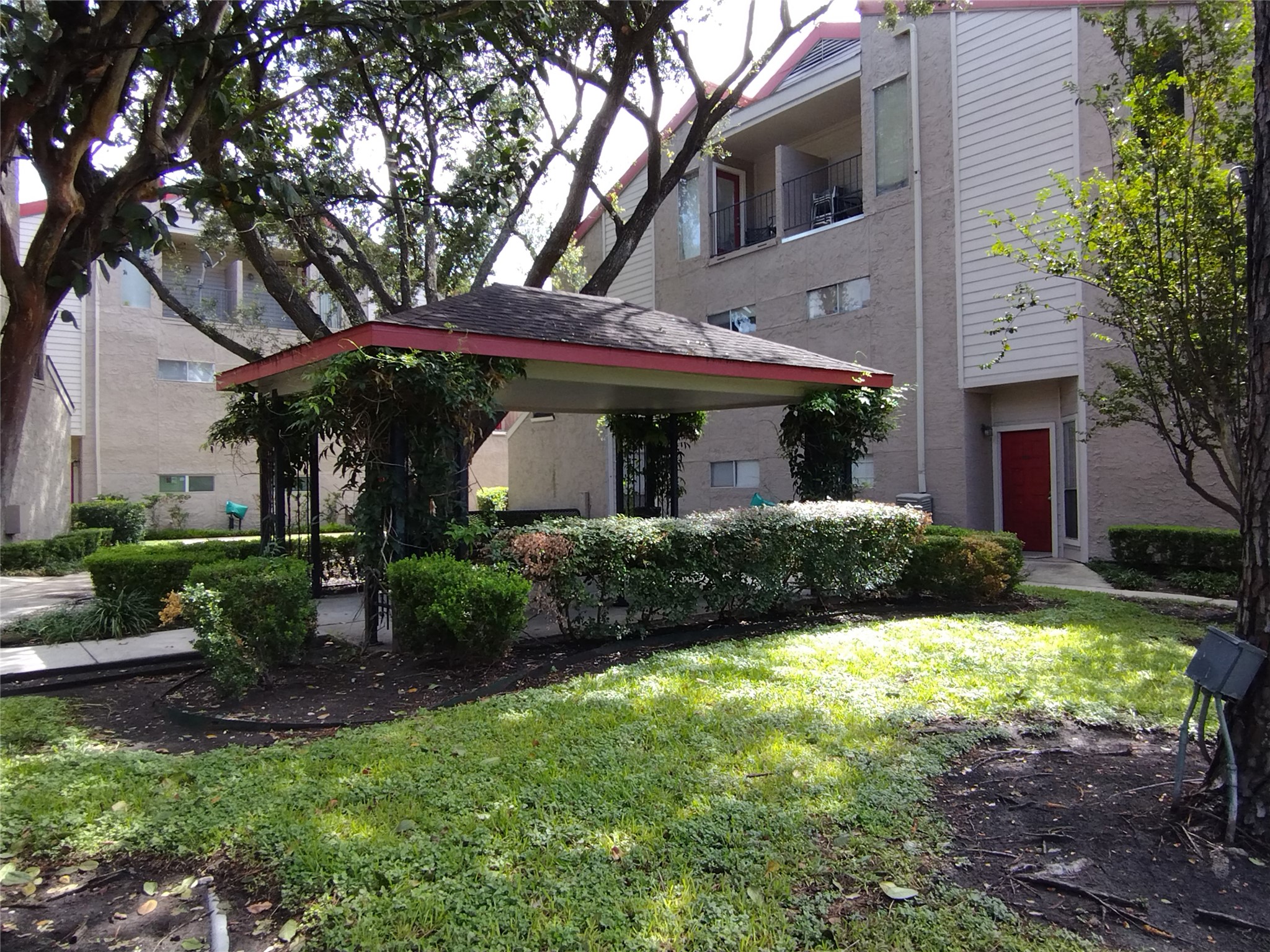 10855 Meadowglen Lane 601 Property Photo 7