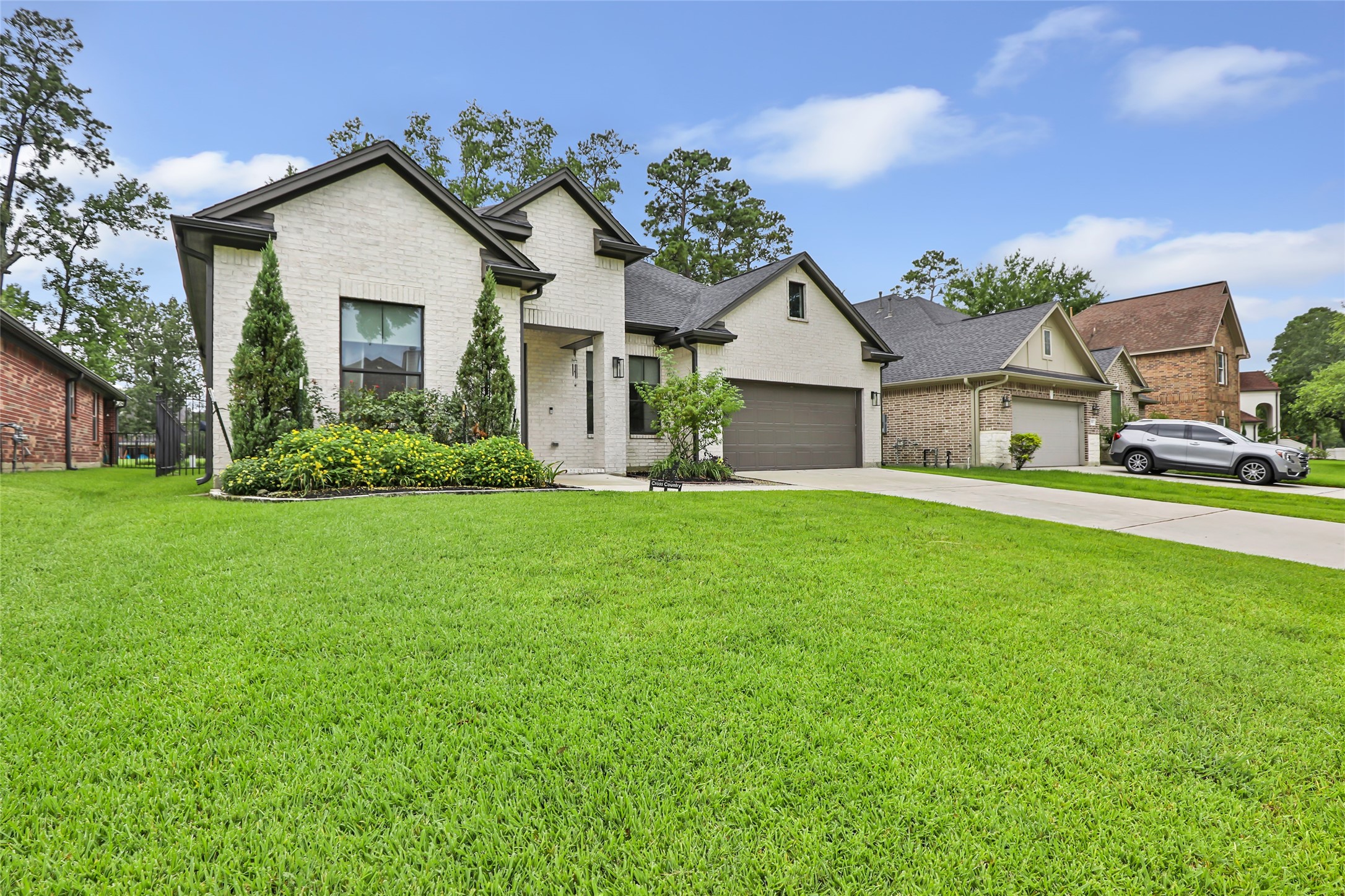 8310 Cross Country Drive Property Photo 2