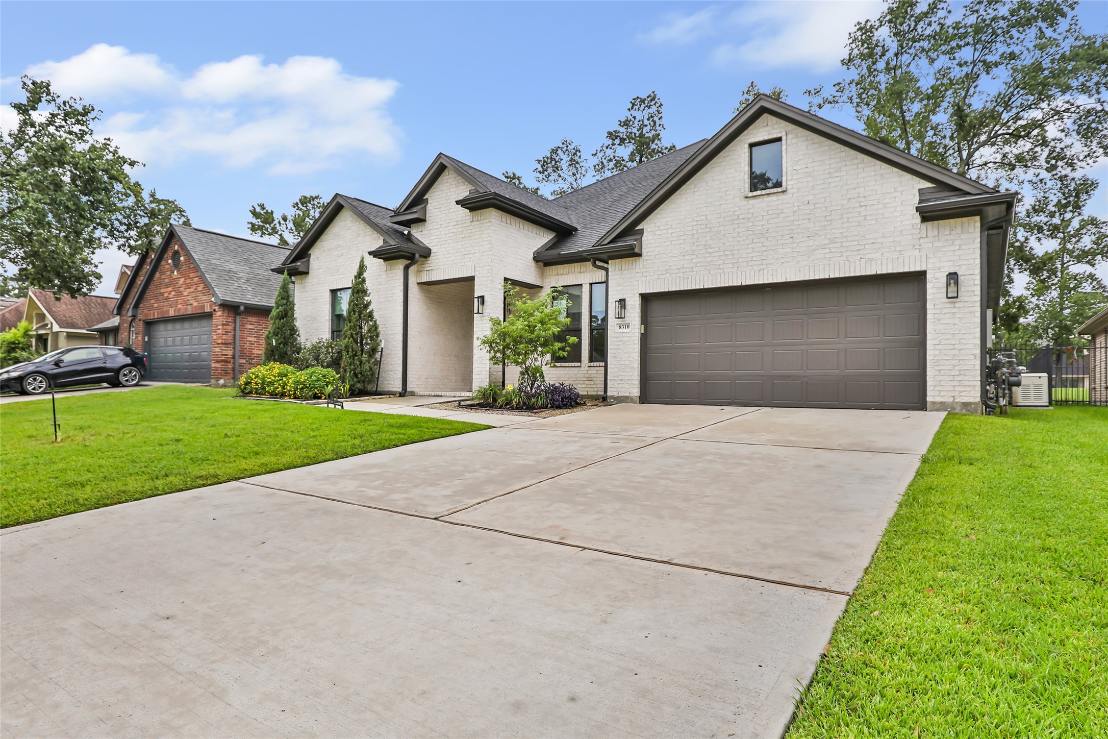 8310 Cross Country Drive Property Photo 3