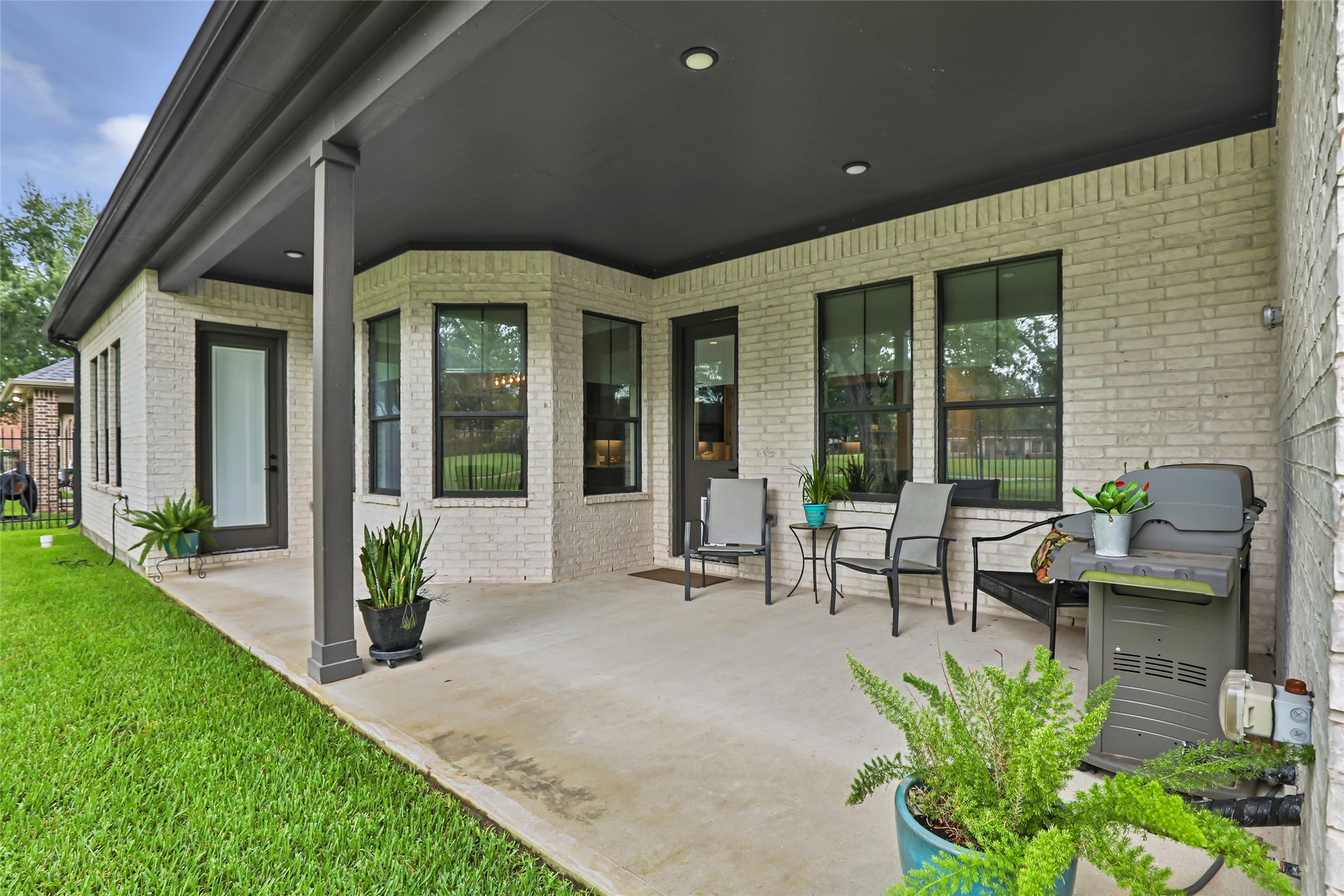 8310 Cross Country Drive Property Photo 5